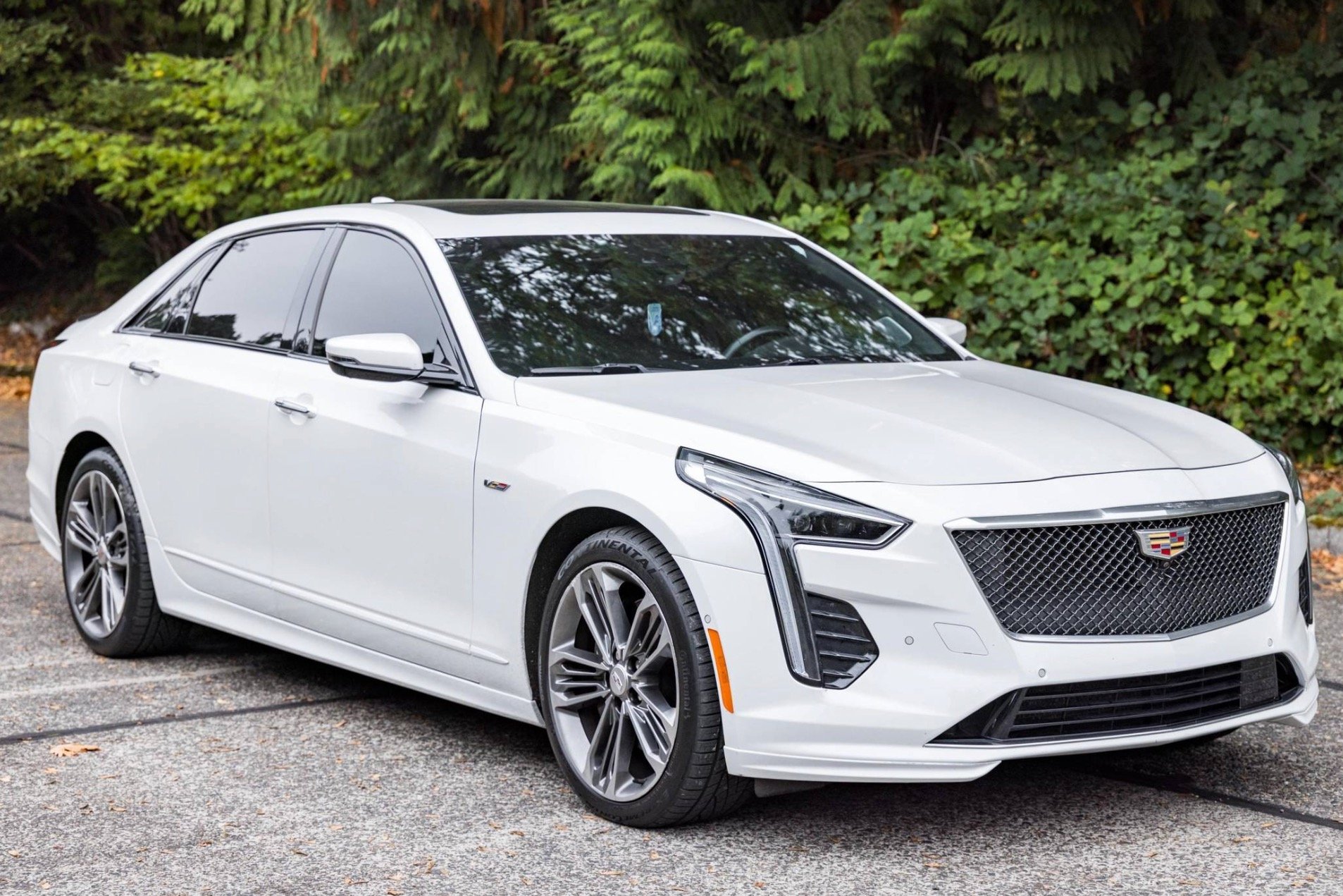 2019 Cadillac CT6-V front quarter
