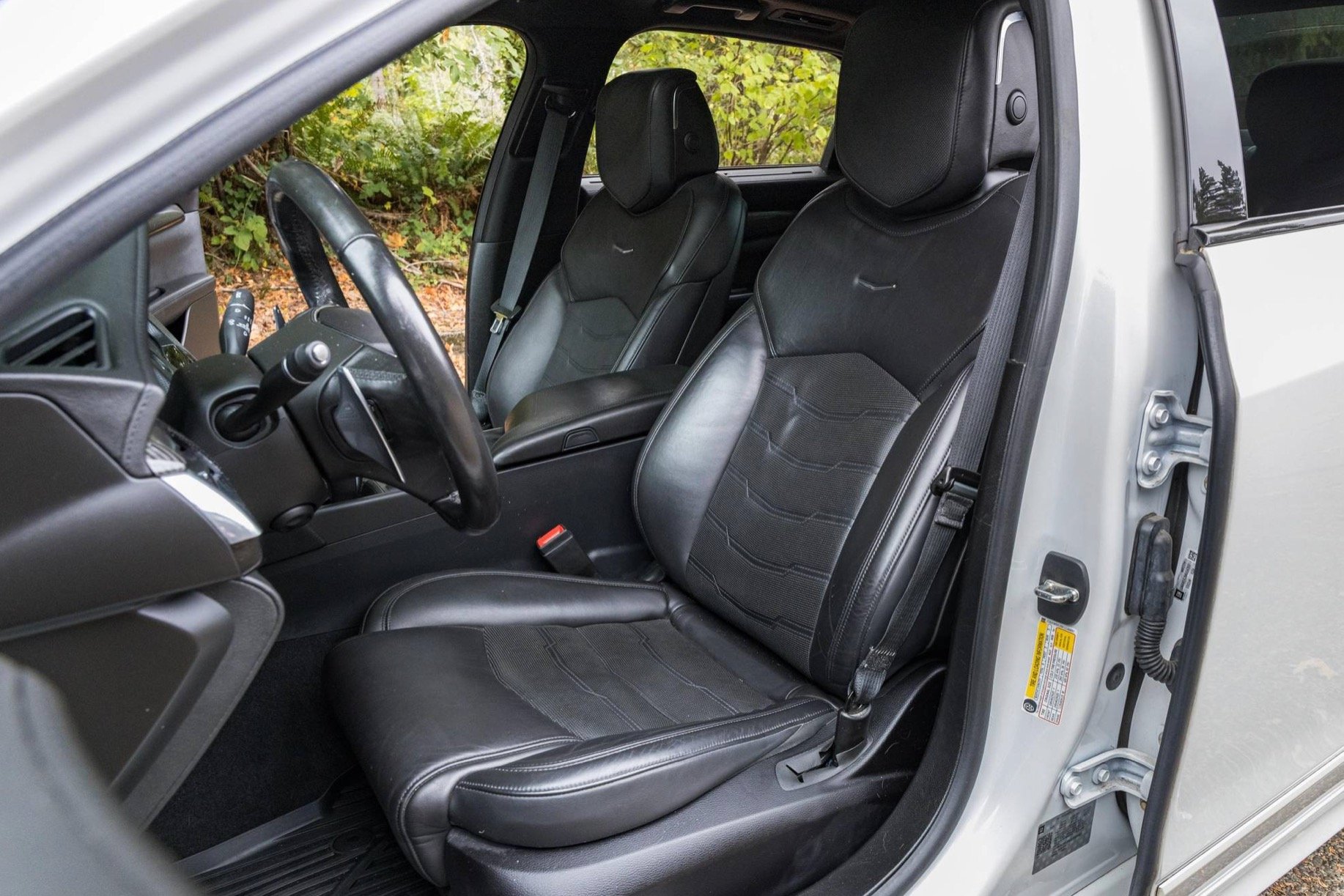 2019 Cadillac CT6-V front seats