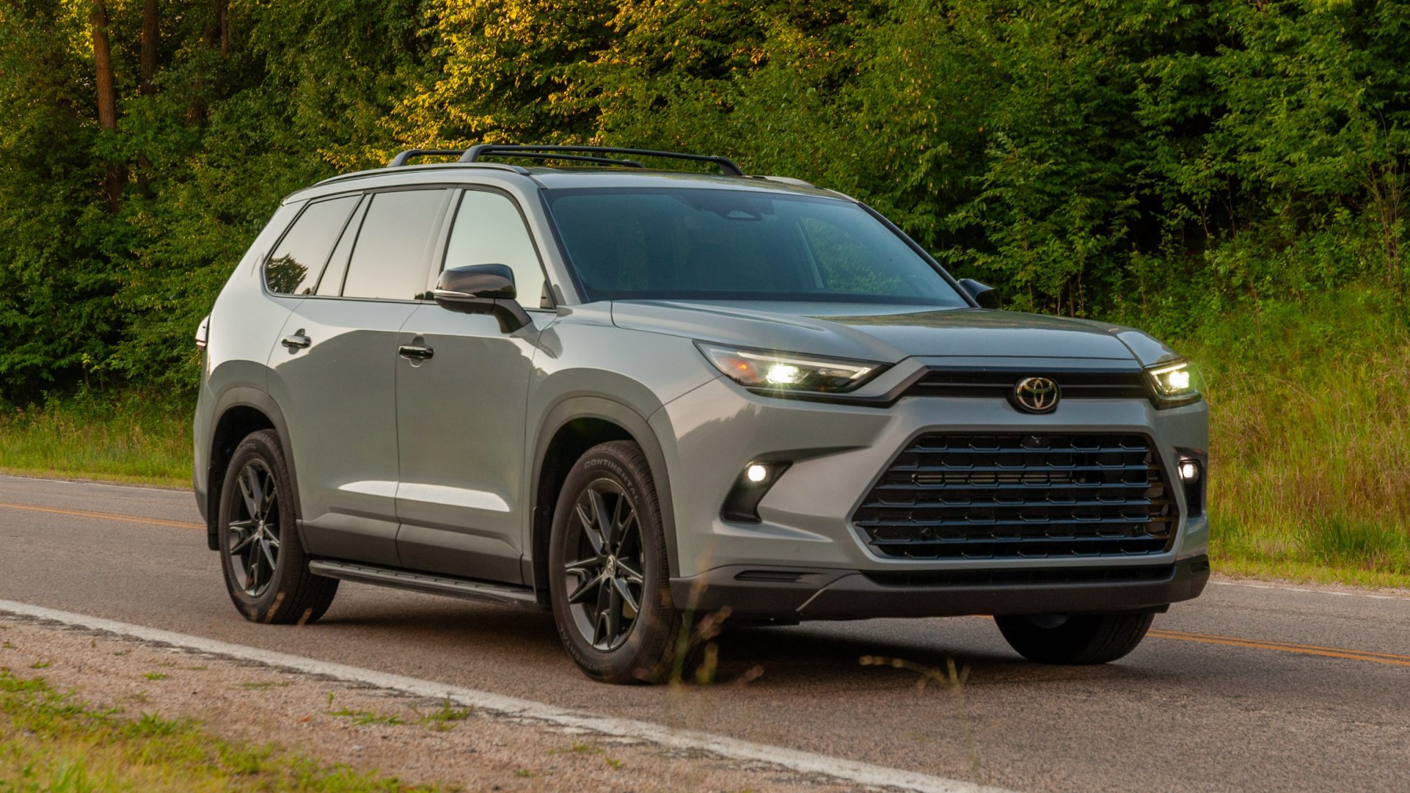 Toyota Grand Highlander 2026 w teście: świetne zużycie paliwa, ale mnóstwo taniego plastiku