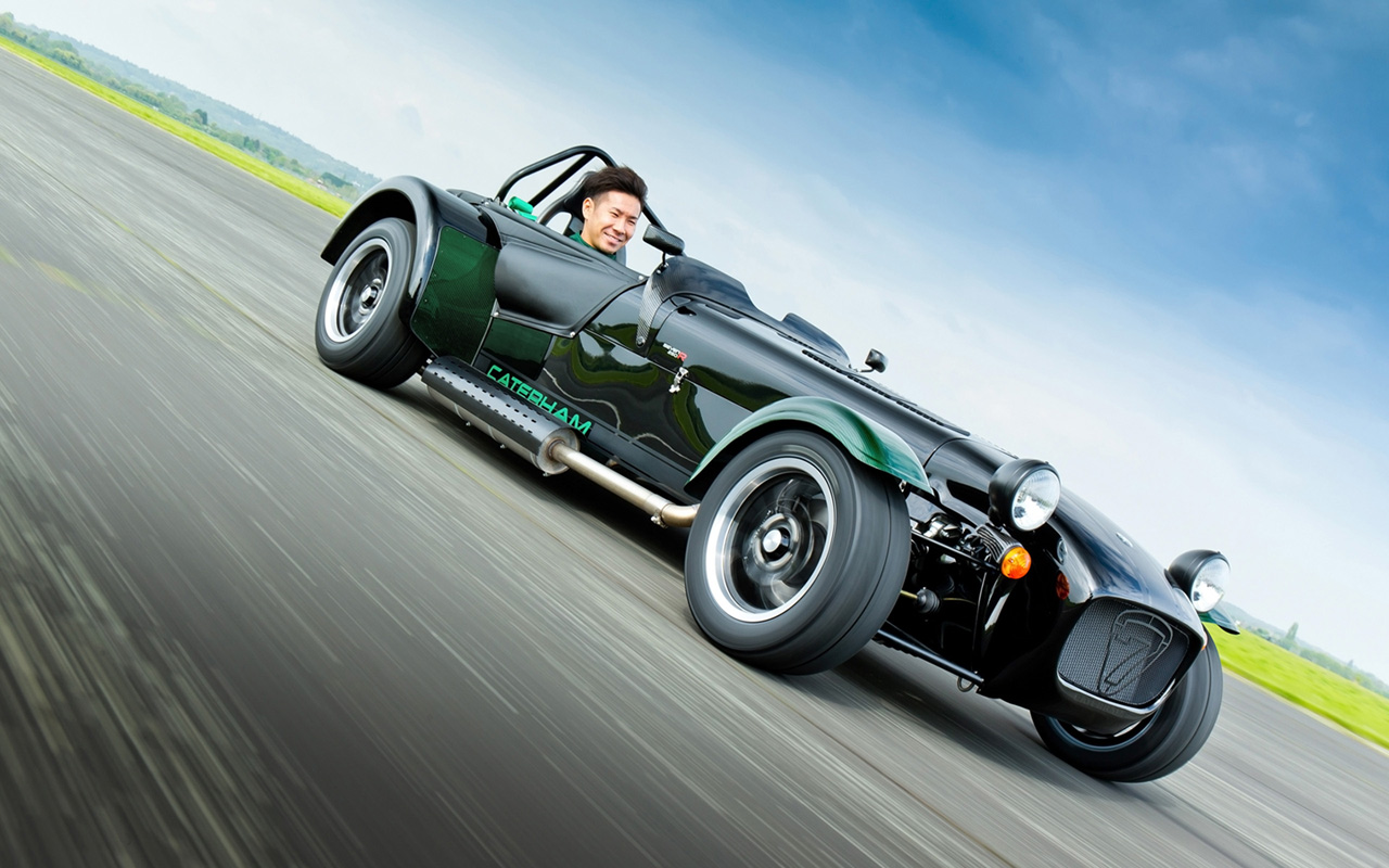 message-editor%2F1555619029734-2014-caterham-seven-kamui-kobayashi-motion-1-1280x800.jpg