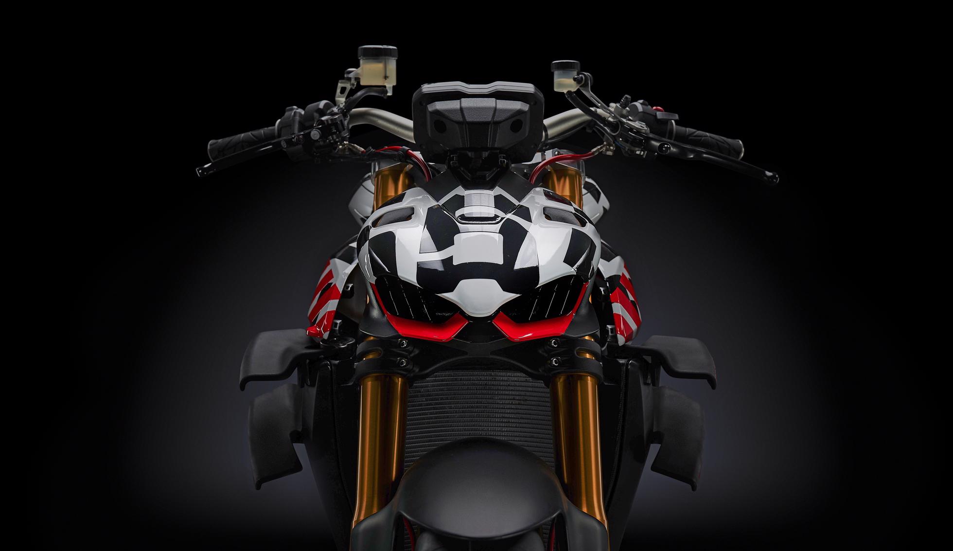 message-editor%2F1560444614088-03_ducati_pikespeakinternationalhillclimb2019_streetfighterprototype_uc74724_mid-1960x1133.jpg