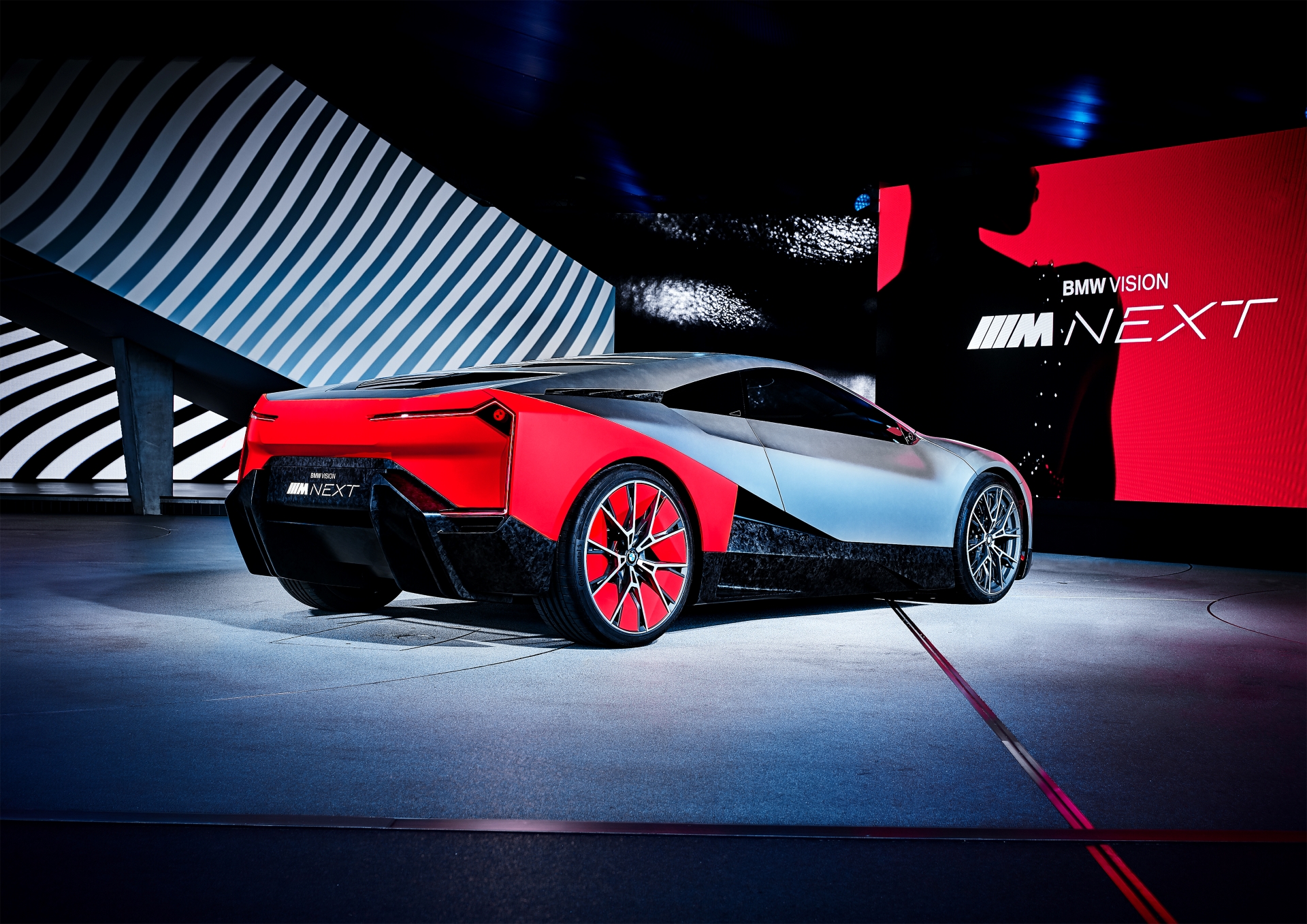 message-editor%2F1561474880139-bmw-vision-m-next-rear.jpg
