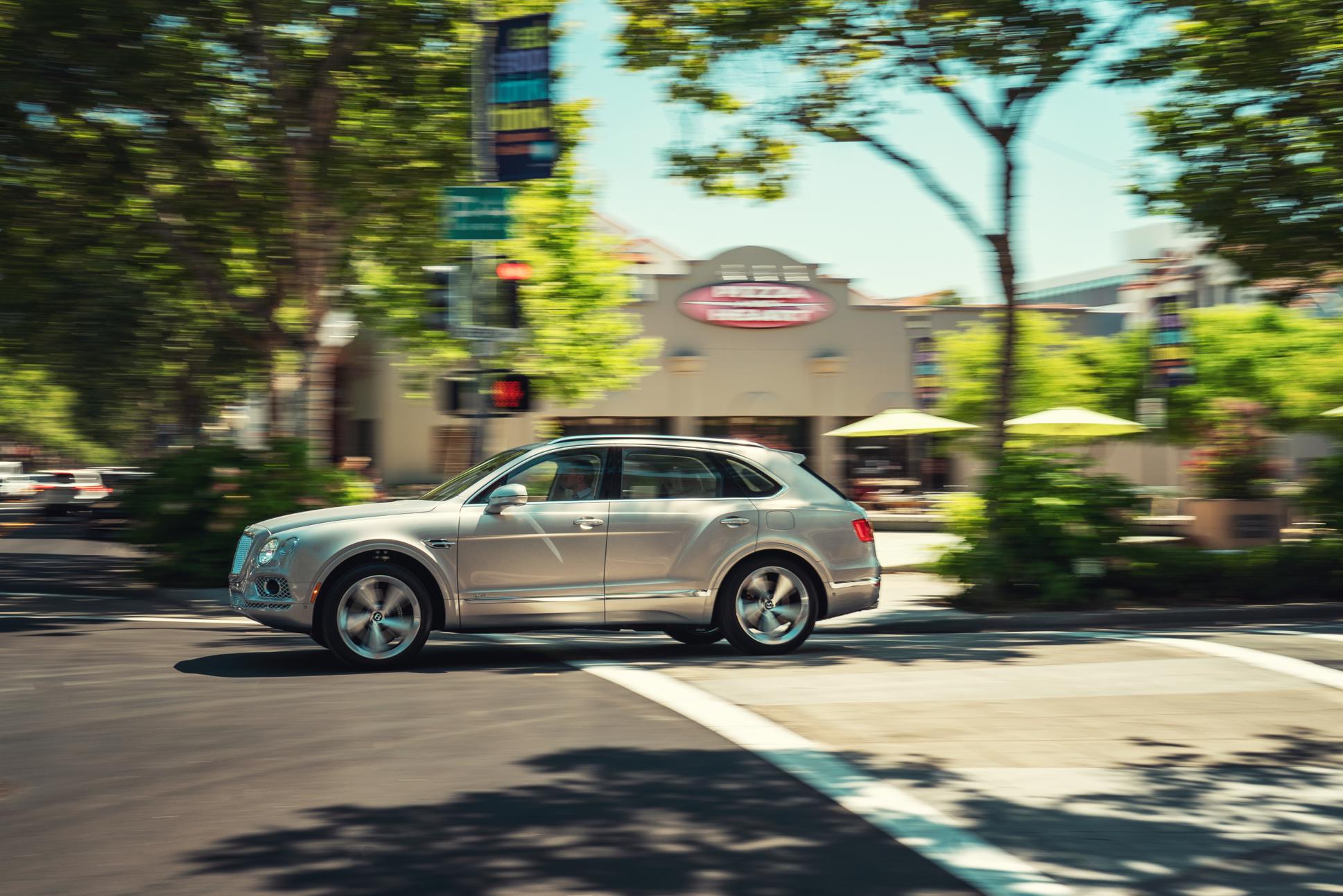 message-editor%2F1562792834894-rp-bentleybentaygahybrid-7-1937x1292.jpg