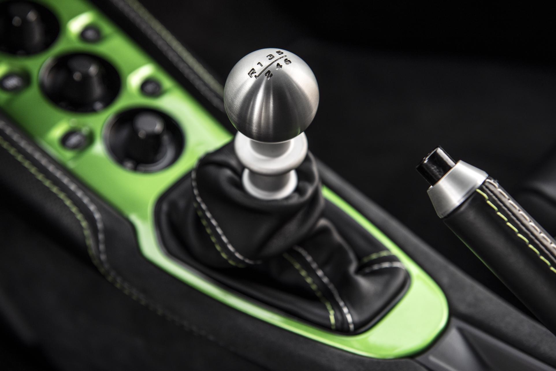 message-editor%2F1565391607601-lotus-evora-gt-vivid-green-79-1925x1283.jpg