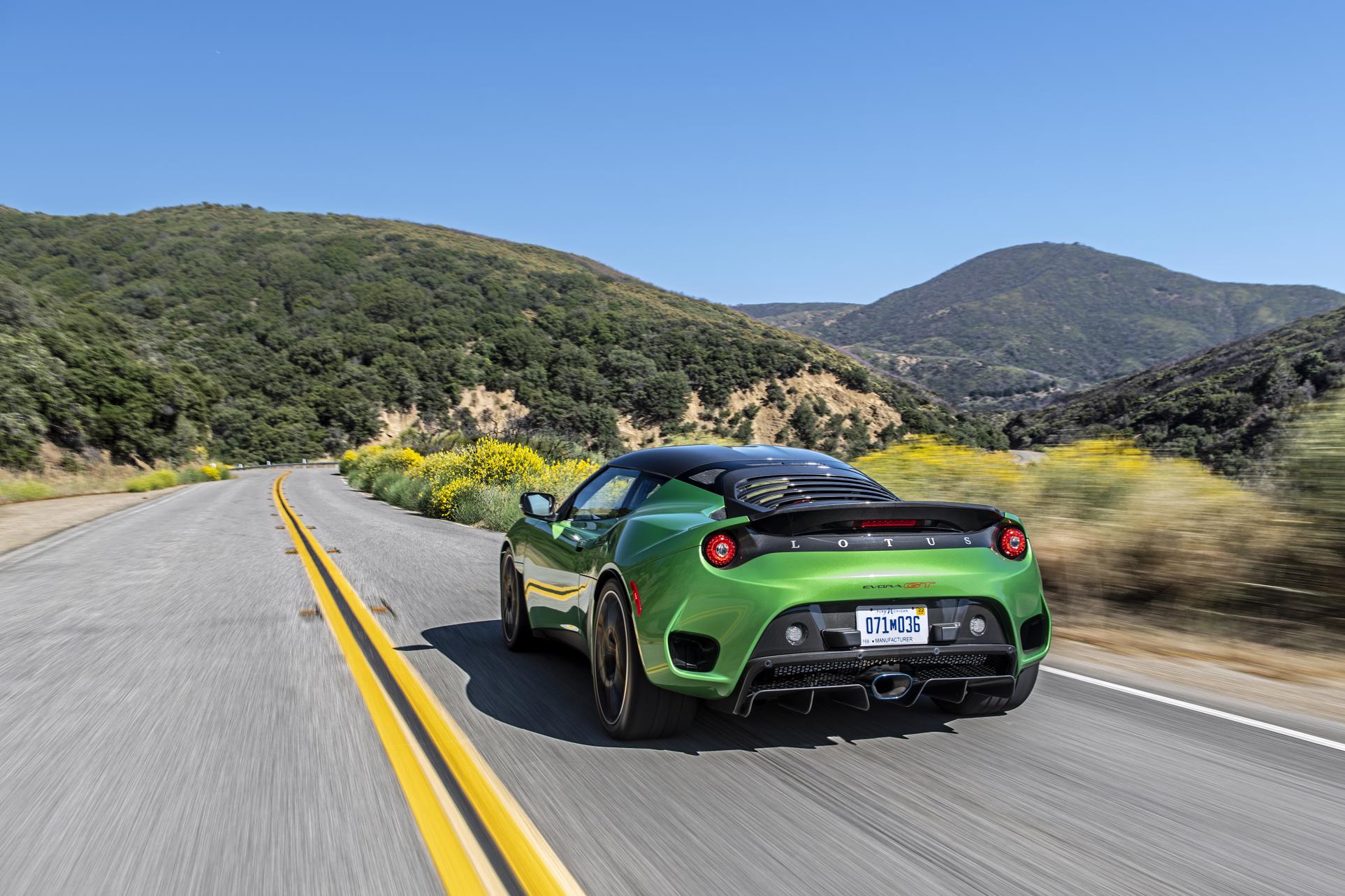 message-editor%2F1565391699981-lotus-evora-gt-vivid-green-04-1925x1283.jpg