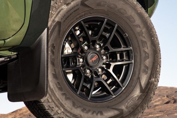 message-editor%2F1567794411585-20_tacoma_trd_pro_army_green_7-600x900.jpg