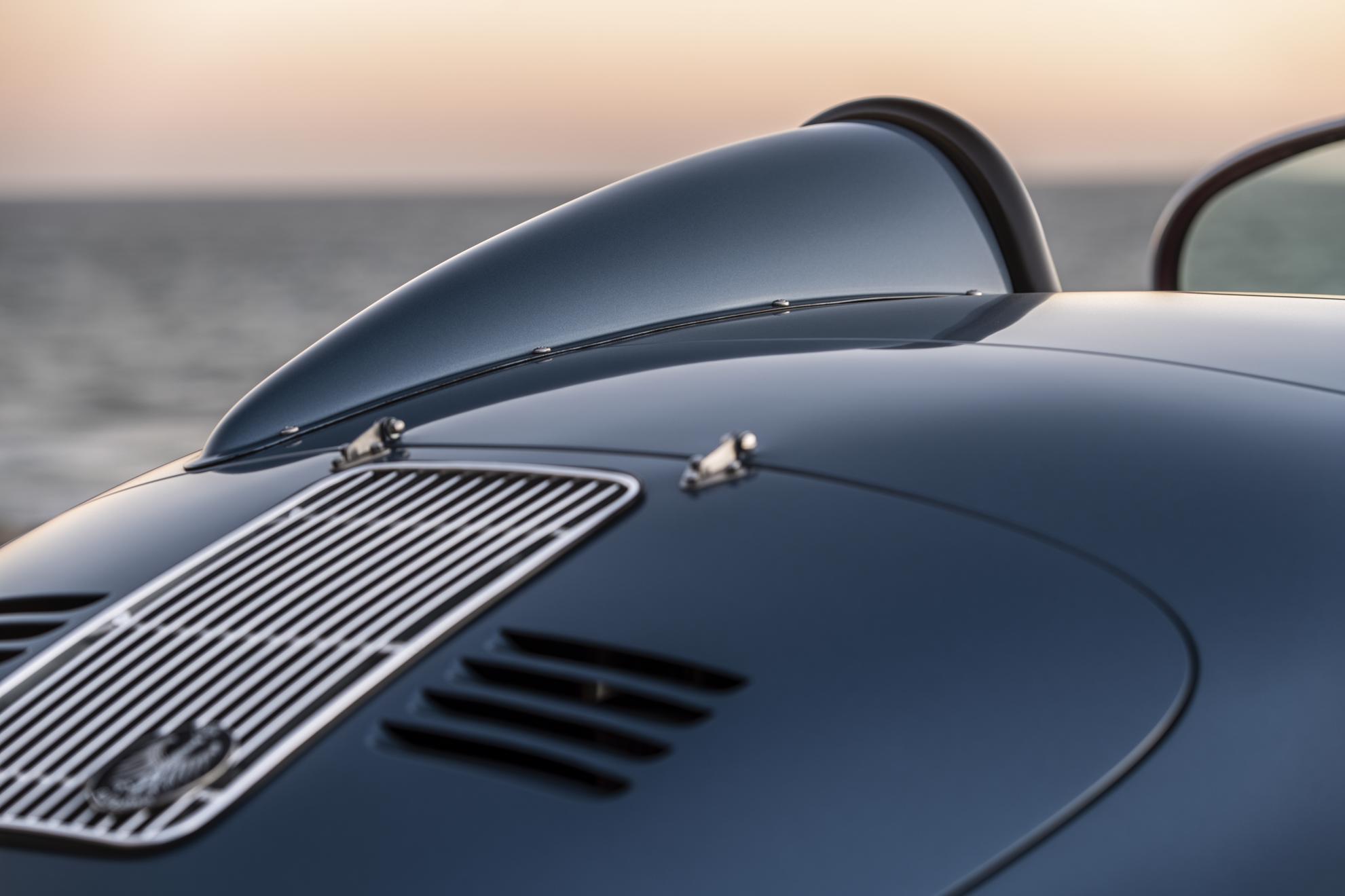 message-editor%2F1571696300484-emory-transitional-speedster-fiberglass-tonneau-headrest-1981x1320.jpg