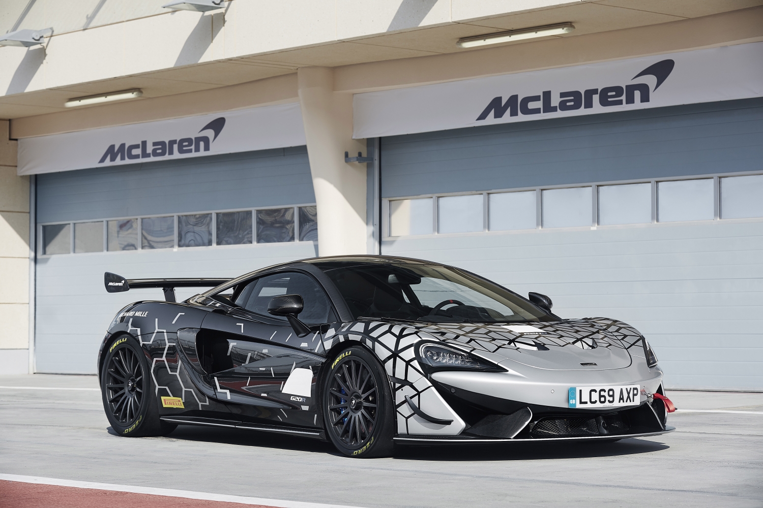 message-editor%2F1575911167964-small-11623-mclaren-620r-.jpg