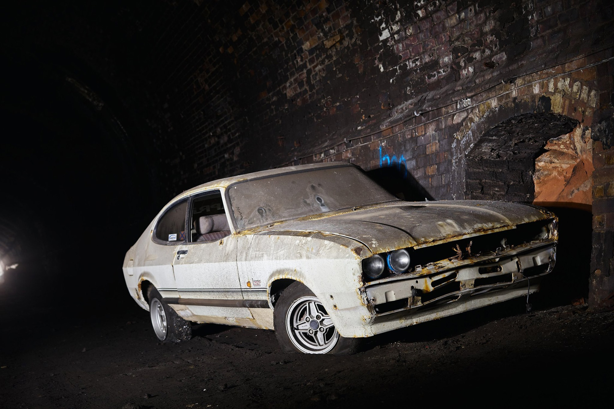 message-editor%2F1579024032900-1987fordcapri1.6laser.jpg