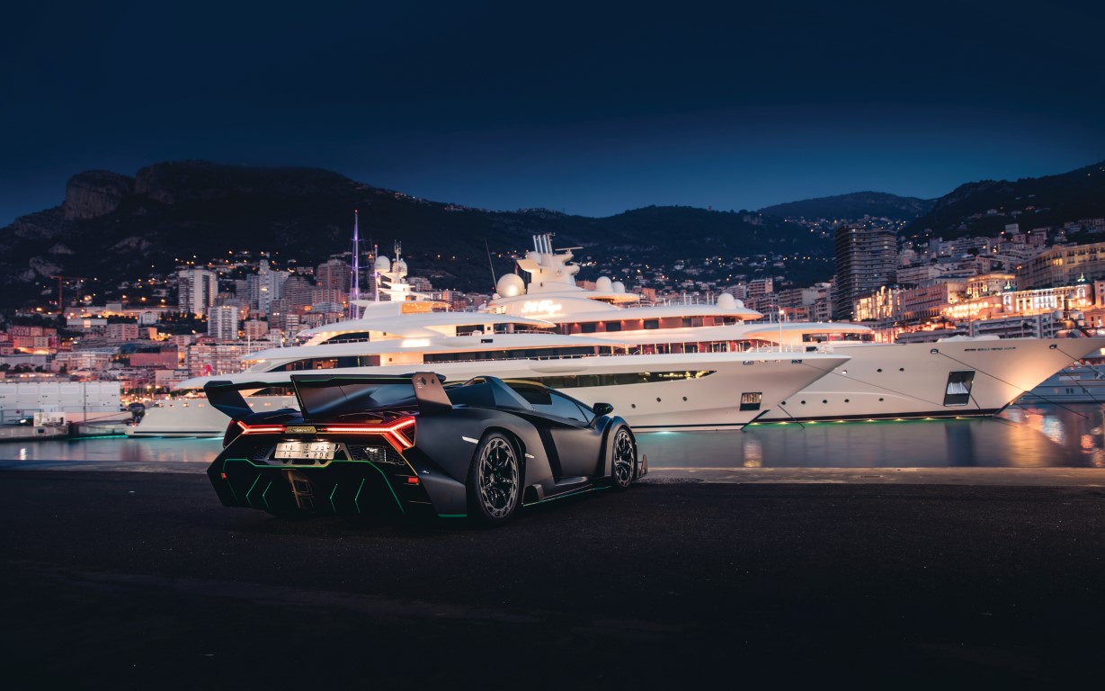 message-editor%2F1579981631923-2015-lamborghini-veneno-roadster-_1.jpg
