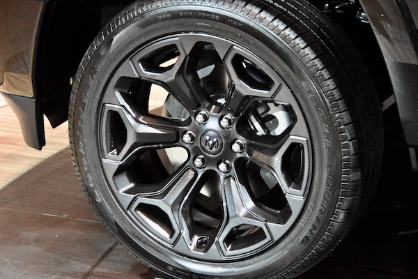 Top 10: Best-Looking Truck Wheels of the 2020 Chicago Auto Show