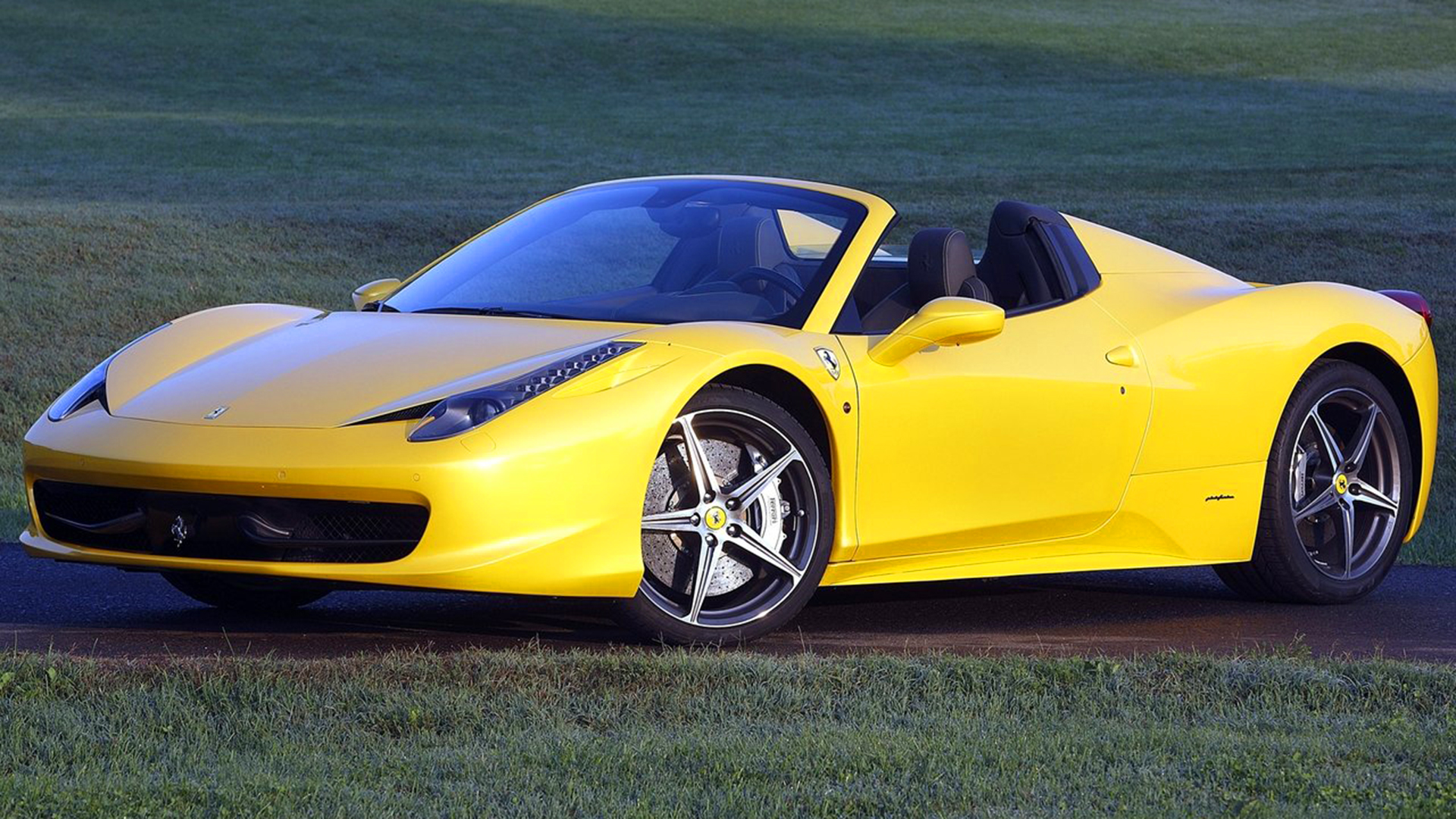 Ferrari 458 Spider comparison