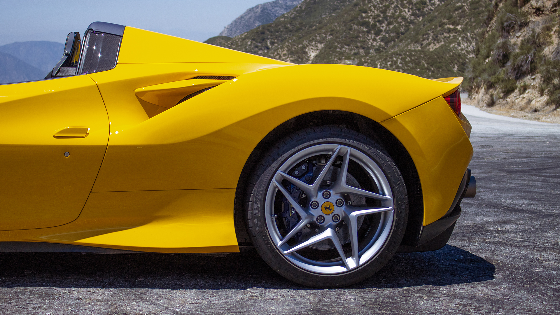 Ferrari F8 Spider random gallery 4