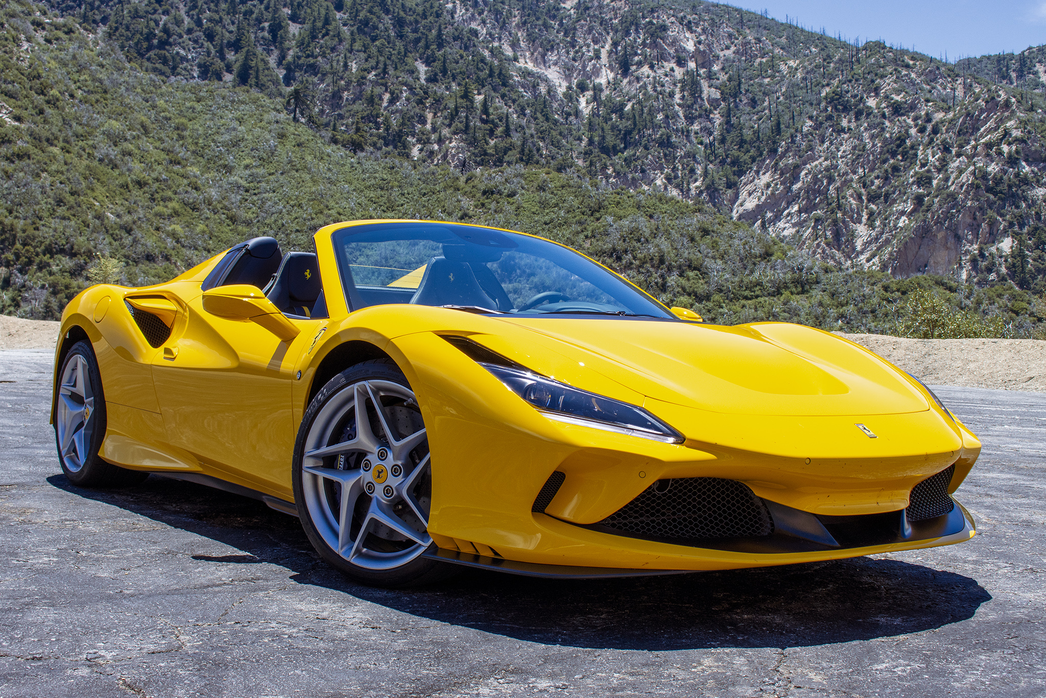 Ferrari F8 Spider mountain view