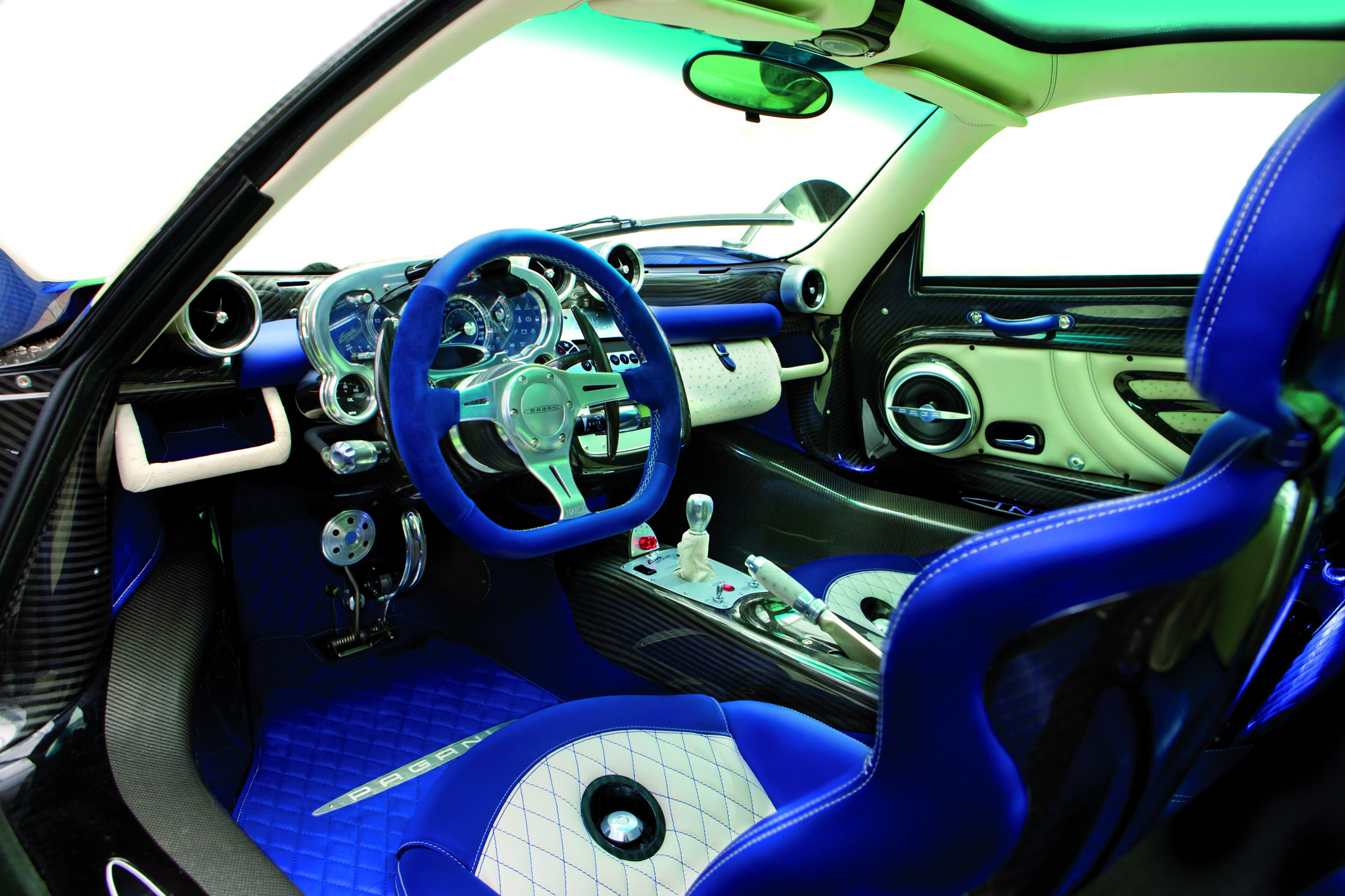 message-editor%2F1597691046435-pagani04151m2c-18cm-1.jpg