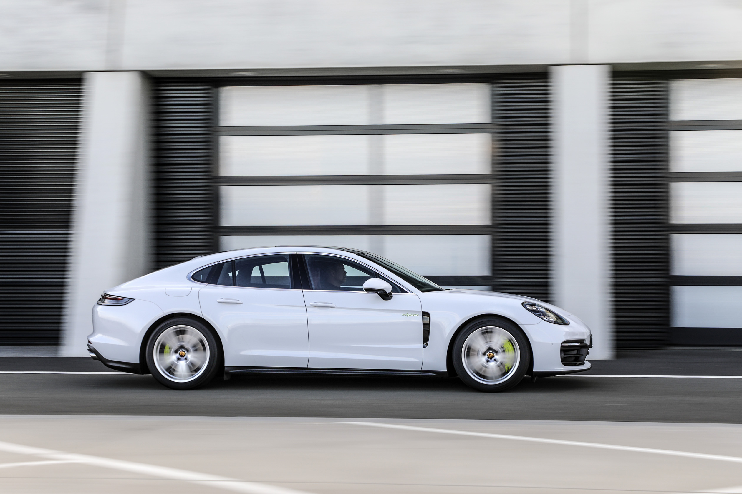message-editor%2F1598447599571-2021_porsche_panamera_12.jpg