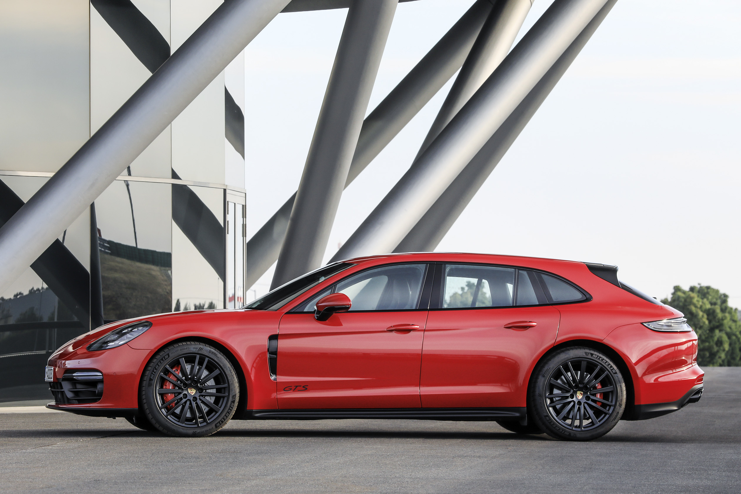 message-editor%2F1598447690637-2021_porsche_panamera_15.jpg