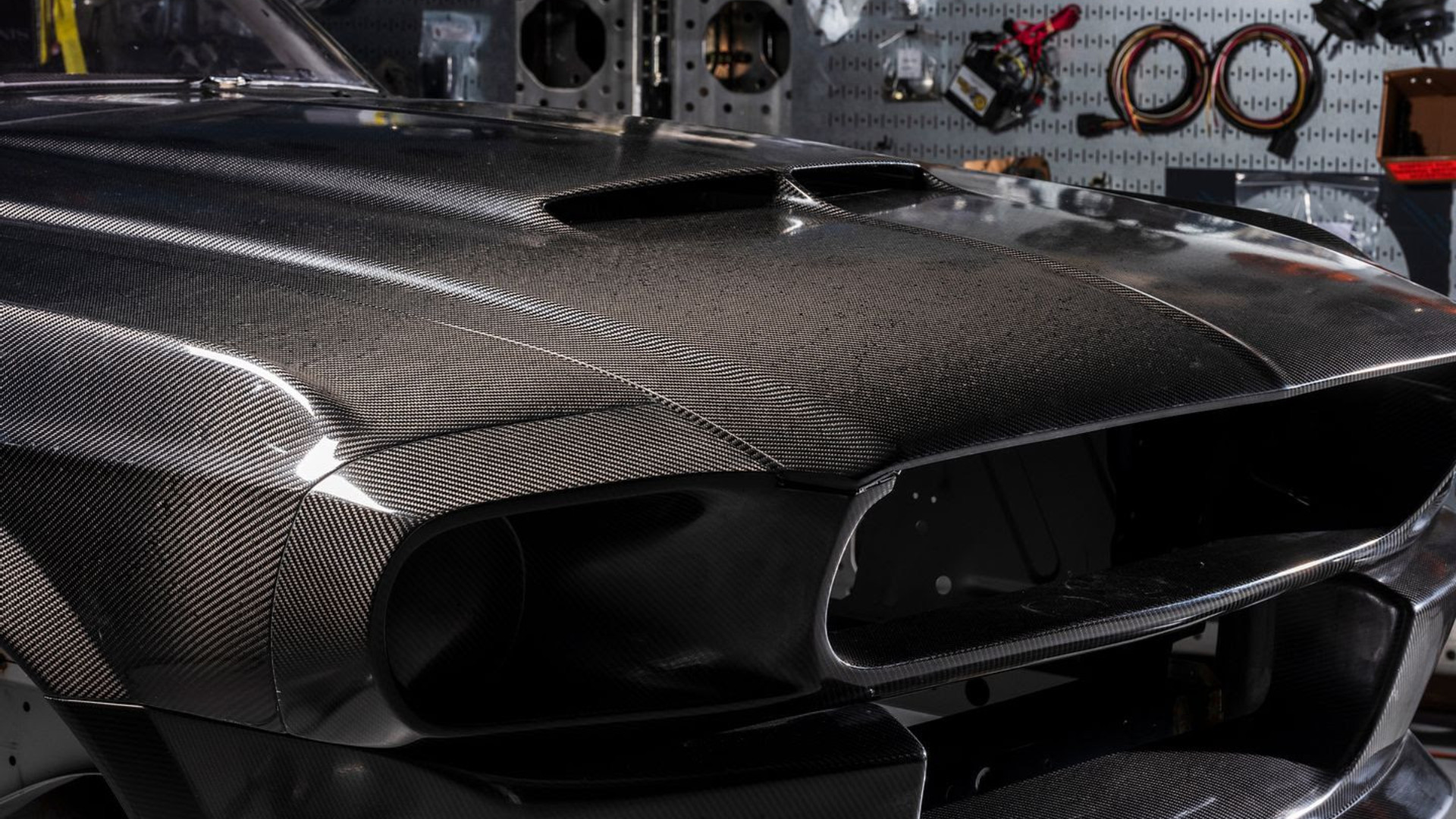 This Carbon-Bodied 1967 Ford Mustang Shelby GT500 Recreation Will Set ...