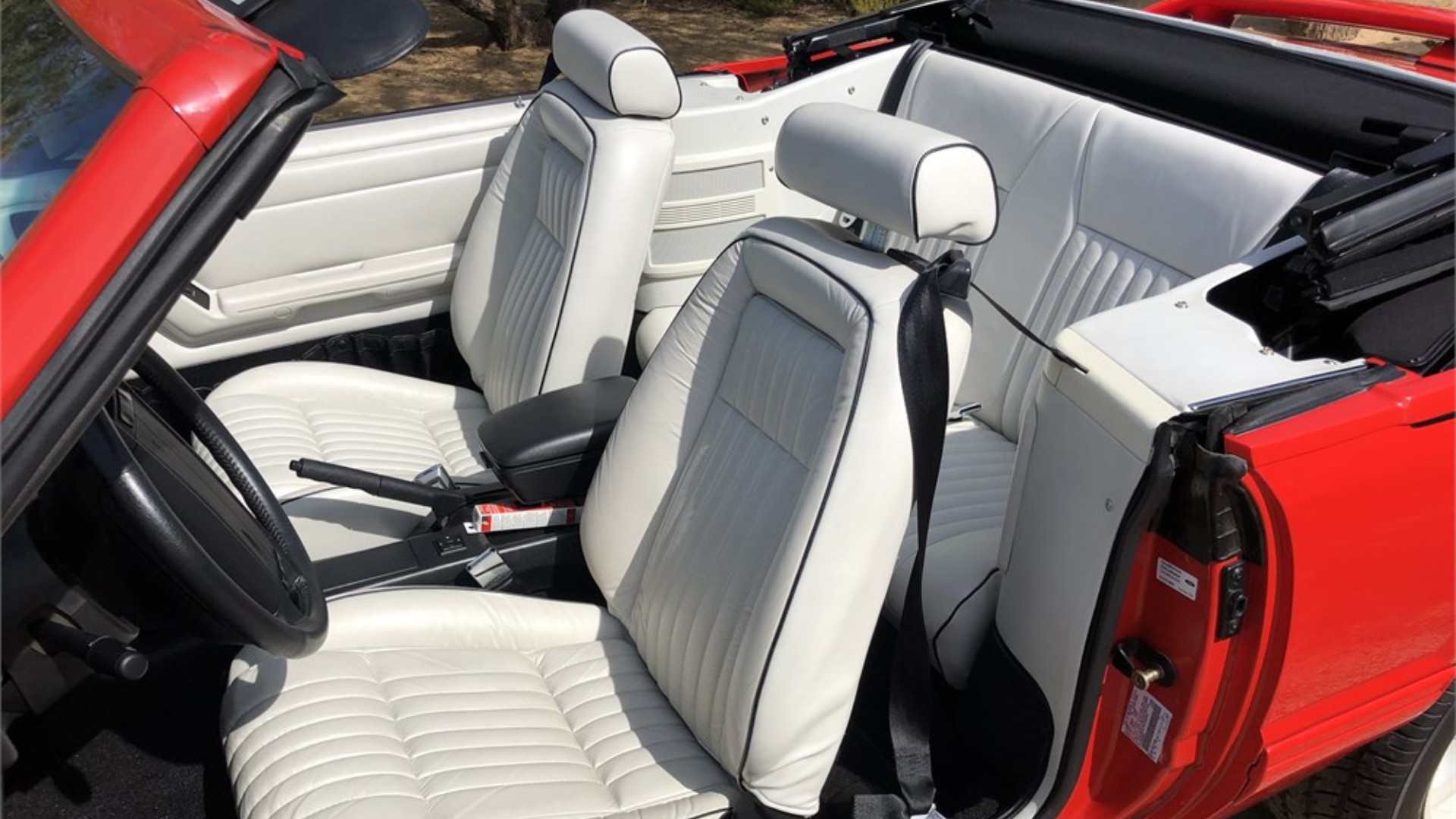 1992 Ford Mustang Summer Edition 