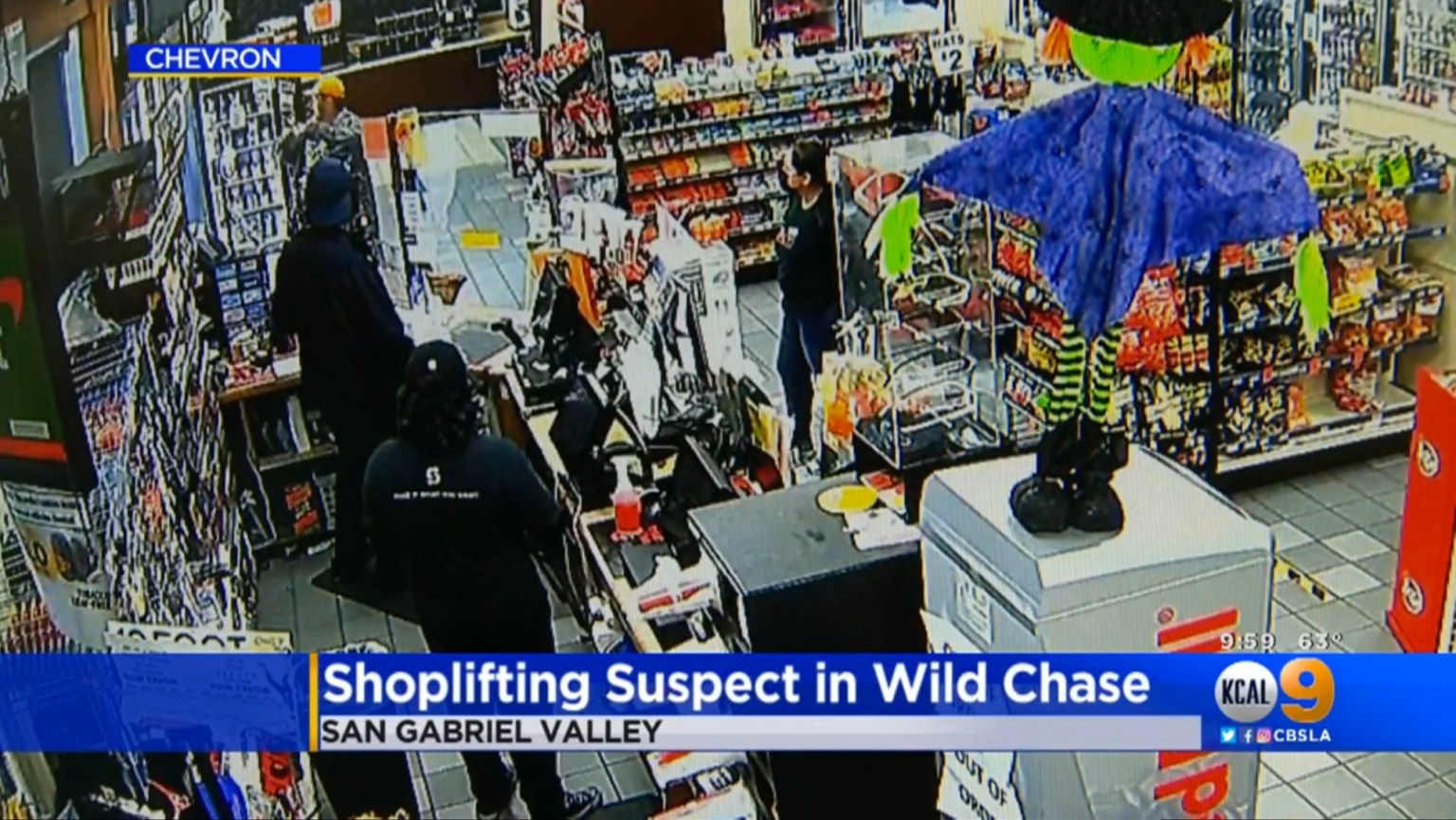 Los Angeles Driver Stops for Gas While Being Chased by Police