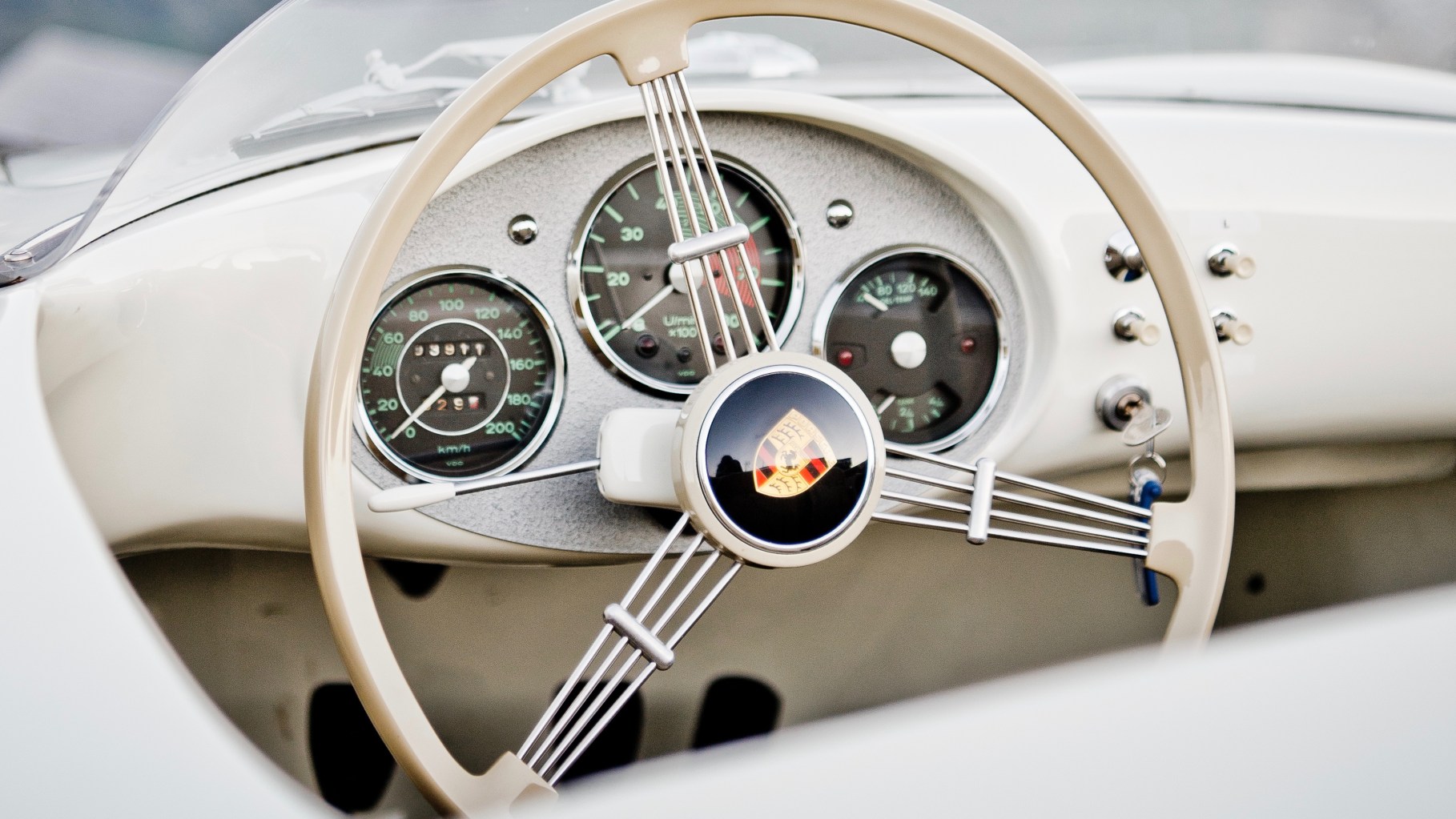 1612195874817-550_spyder_groglockner_high_alpine_road_2020_porsche_ag.jpeg