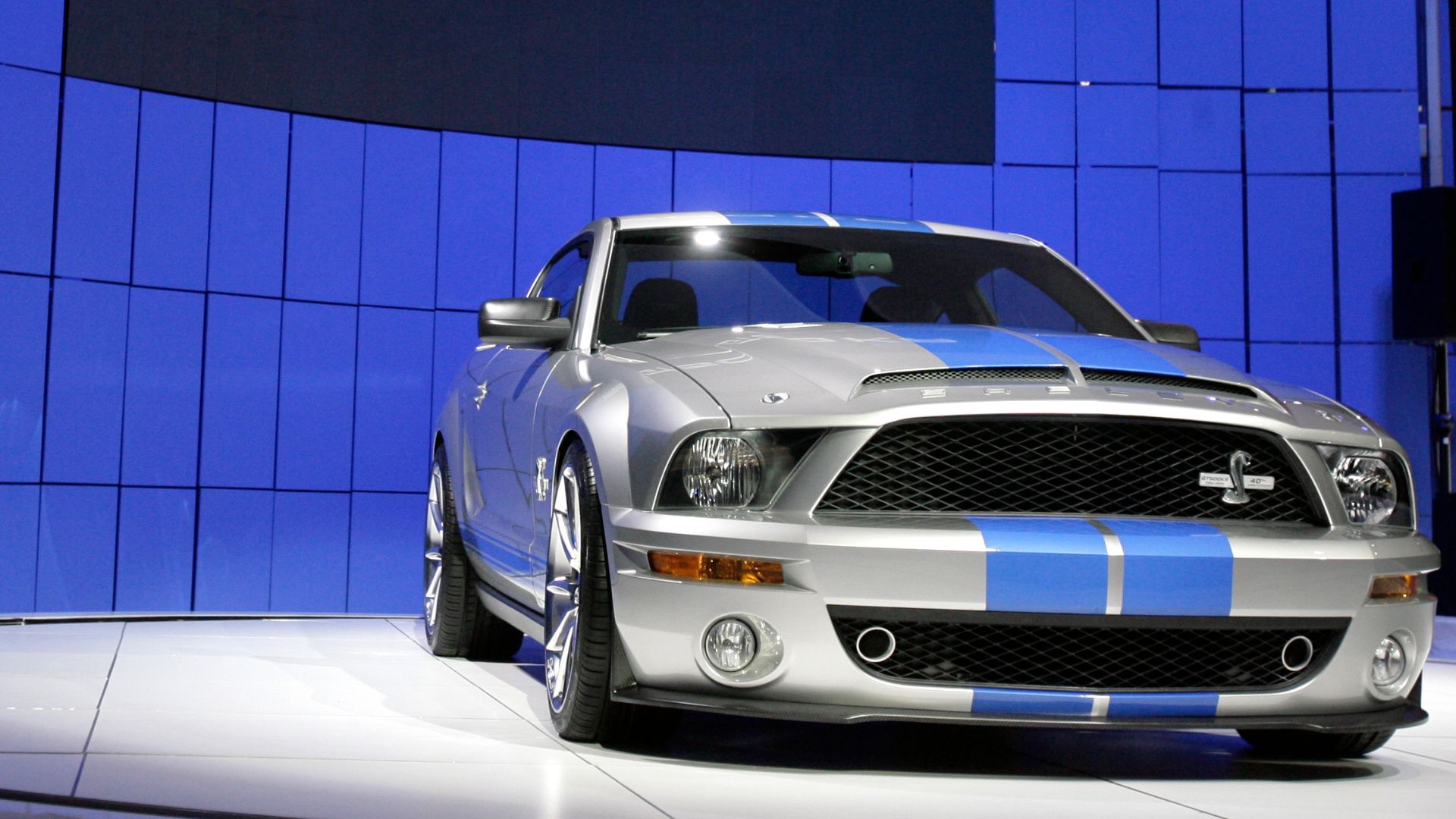 A more modern GT500.