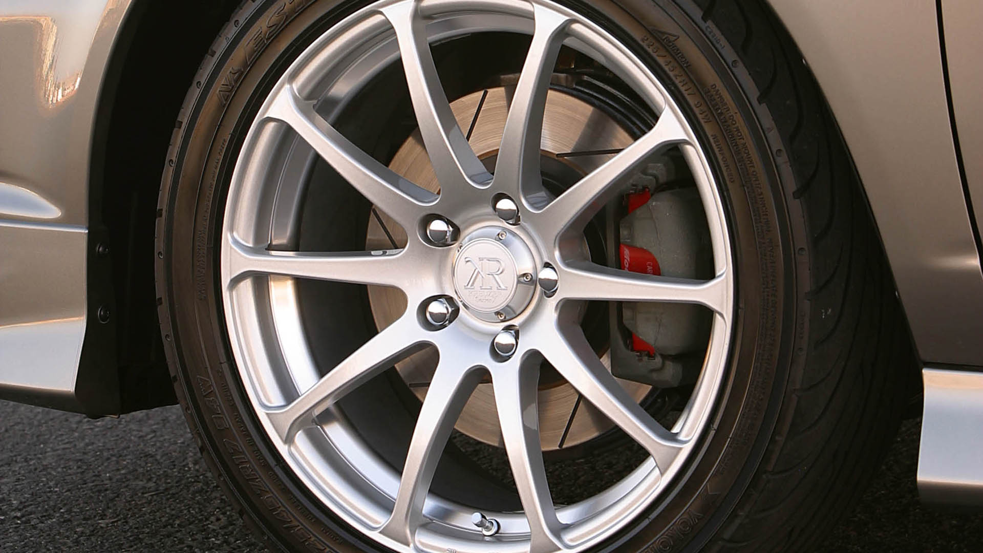 A close-up of the RSX Type S Performance Package wheel.