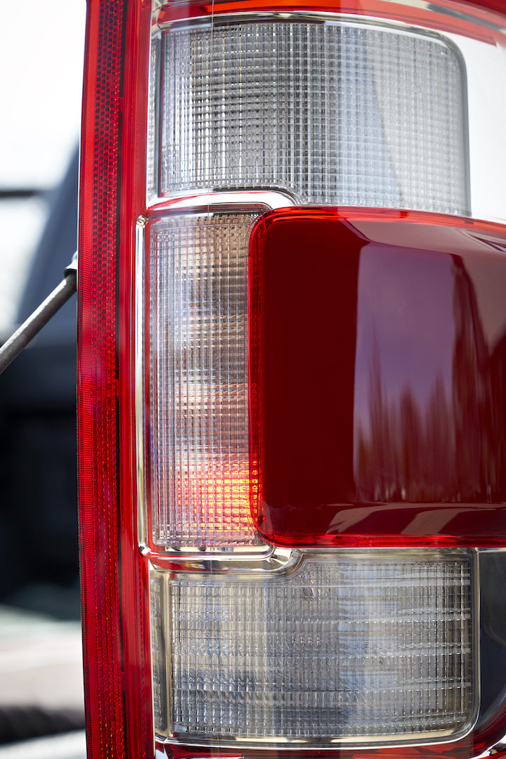 message-editor%2F1619567371843-2021fordf-150_taillightindicators_03.jpg