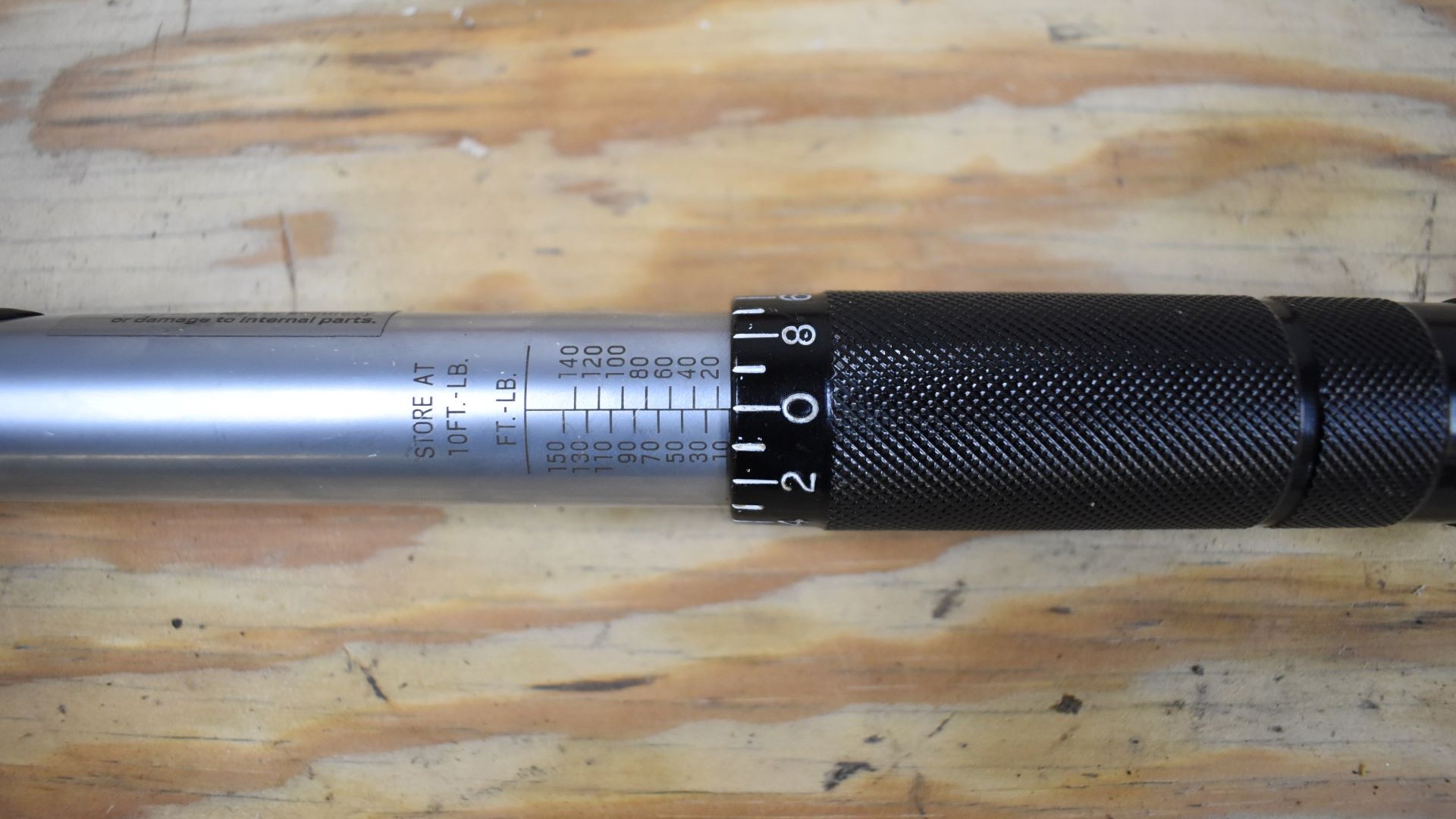 A closeup of the torque collar.