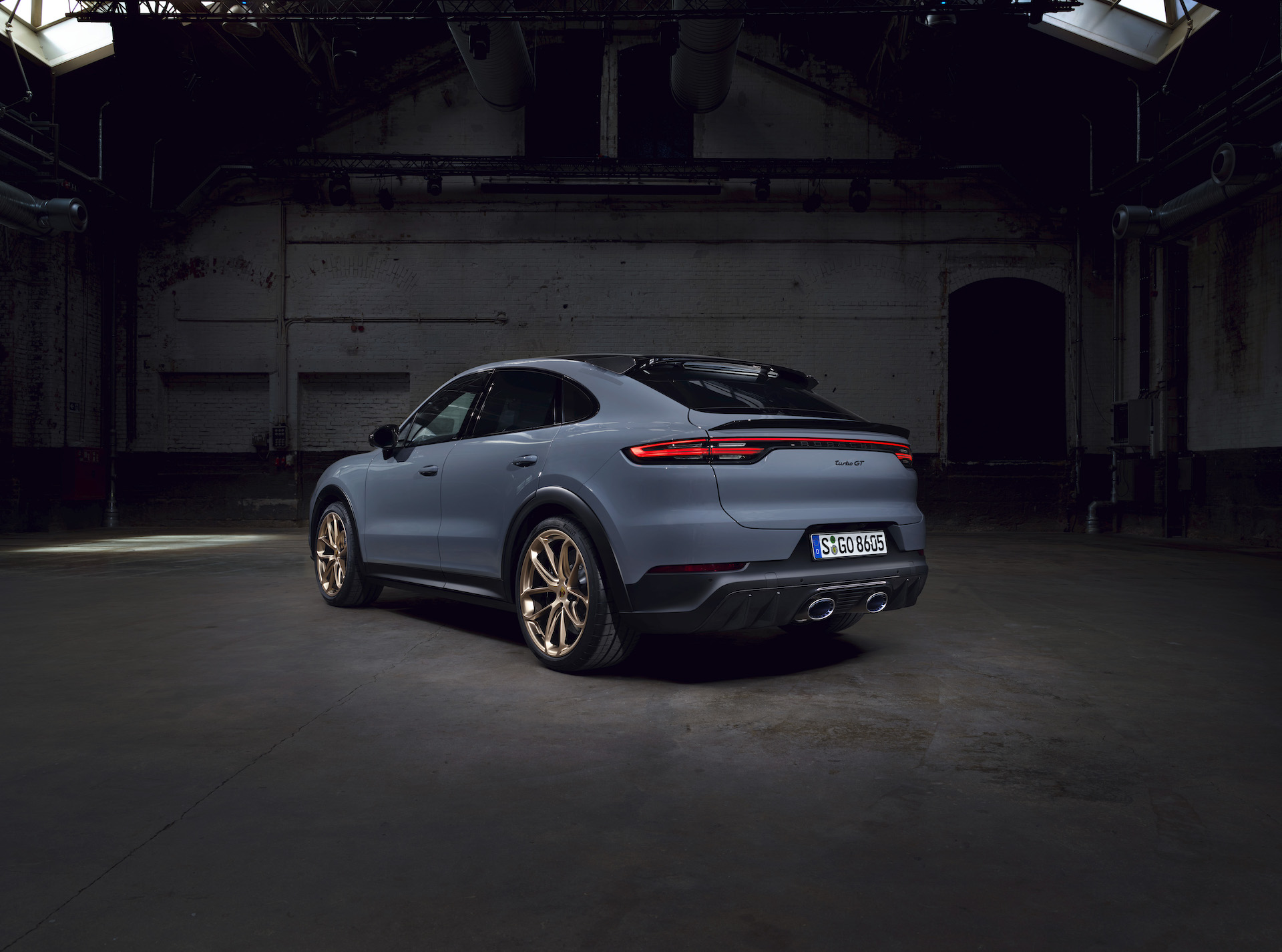 message-editor%2F1624995132582-porsche_cayenne_turbo_gt_01.jpg