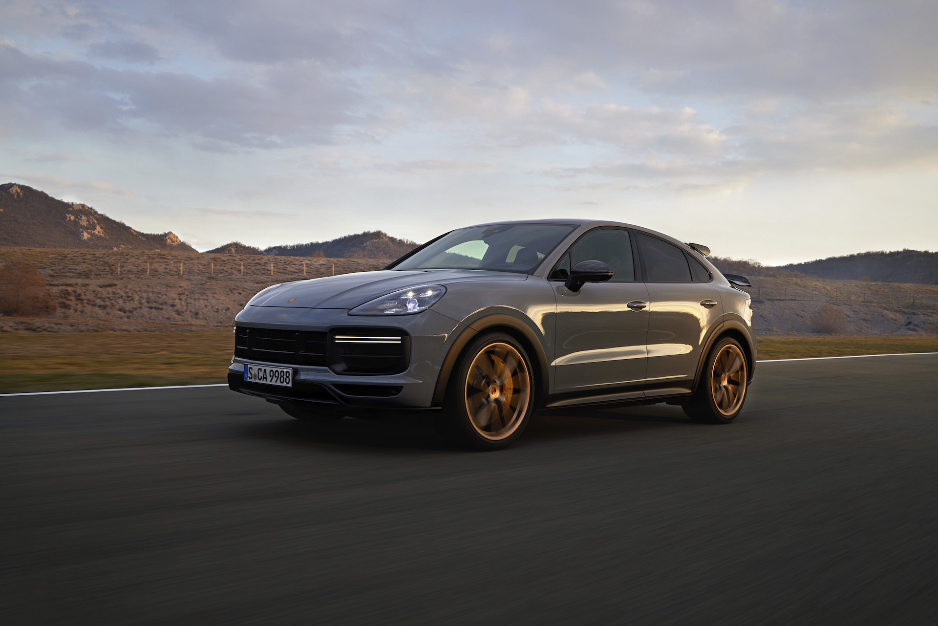 message-editor%2F1624995265118-porsche_cayenne_turbo_gt_22.jpg