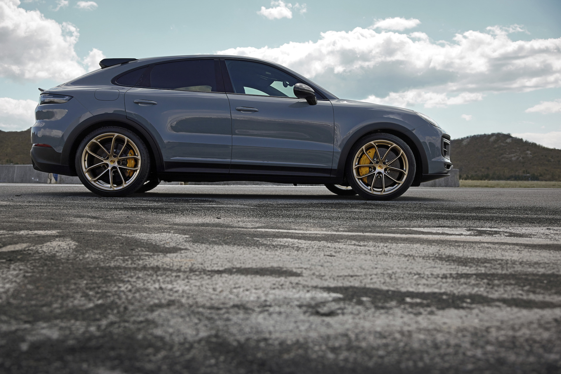 message-editor%2F1624995298060-porsche_cayenne_turbo_gt_28.jpg