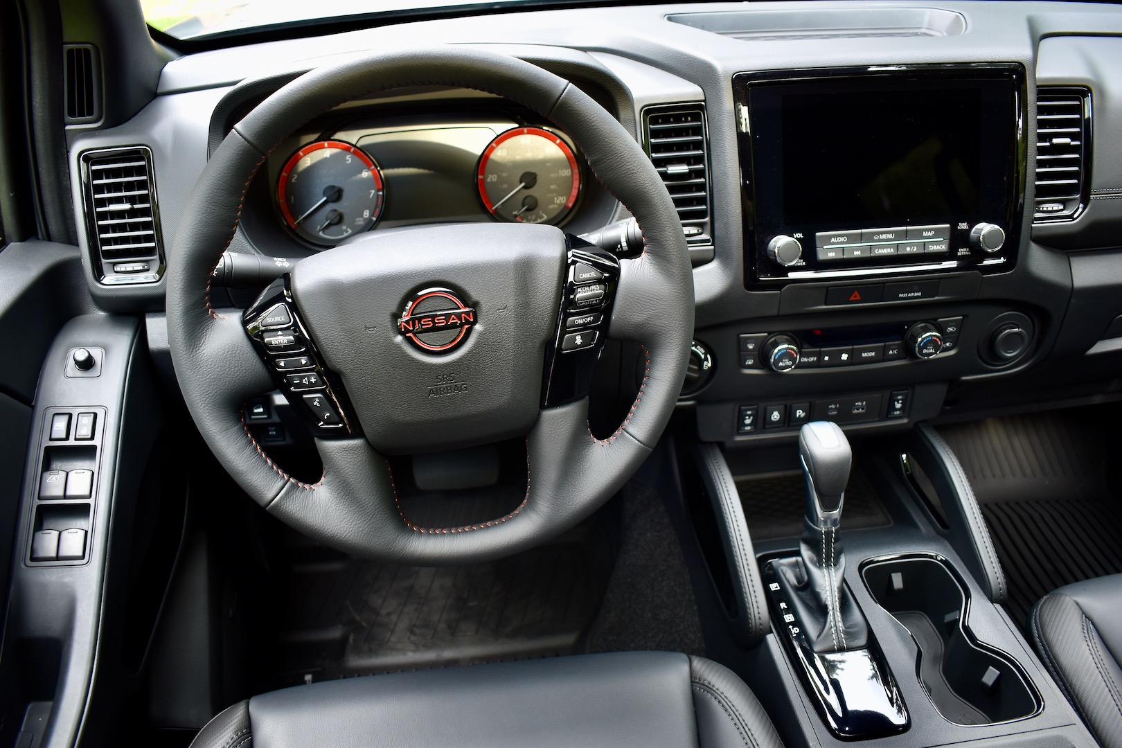 message-editor%2F1628023308075-2022nissanfrontierpro-4xinstrumentpanelandsteeringwheel.jpeg