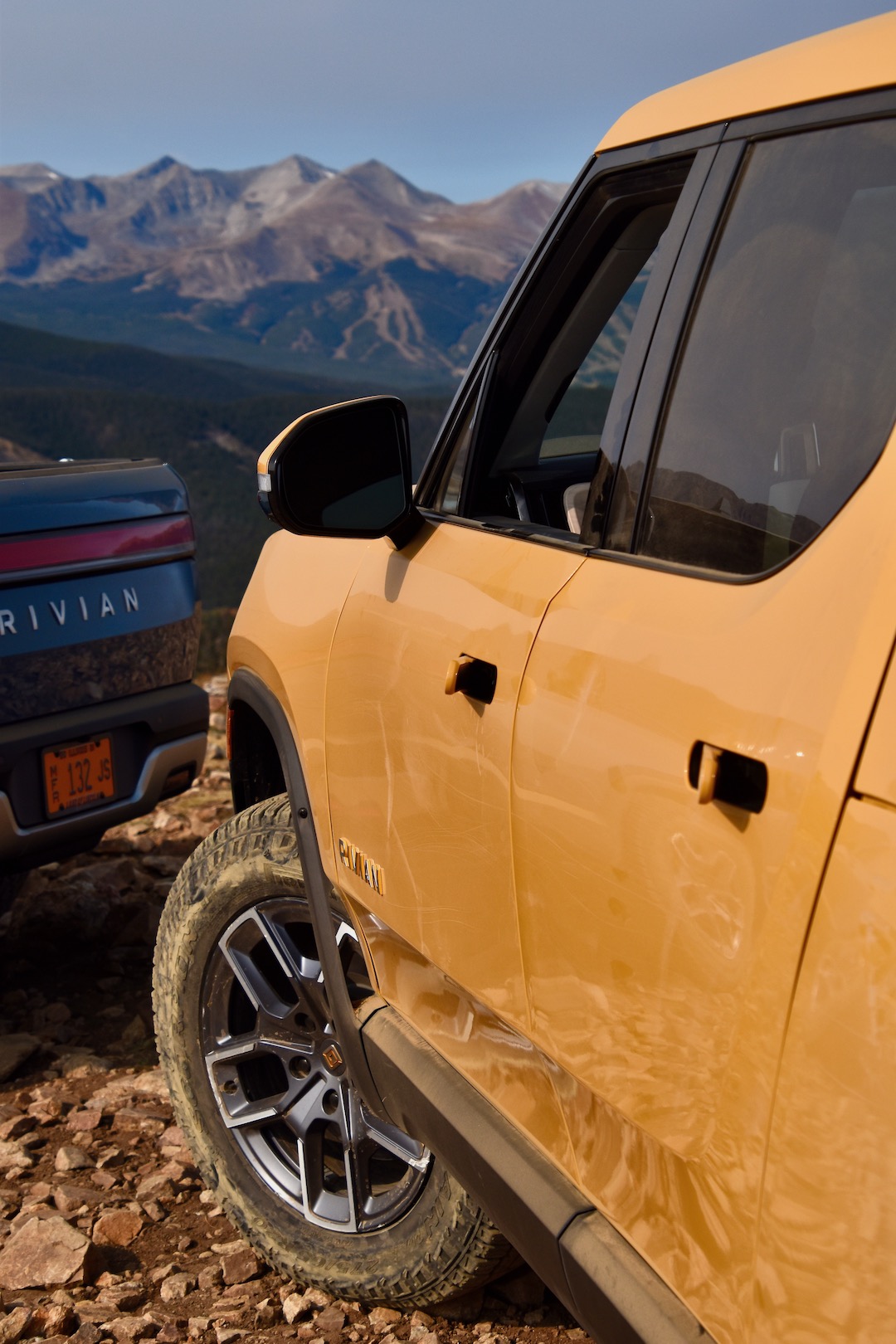 message-editor%2F1632806479321-2022rivianr1texterior3.jpeg