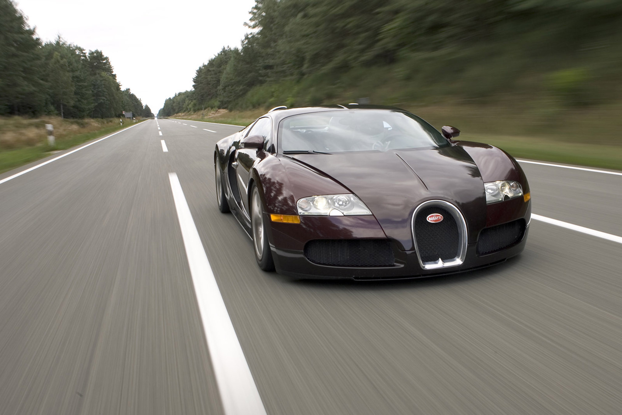 message-editor%2F1634149440675-bugatti-veyron-2005-1600-04.jpeg