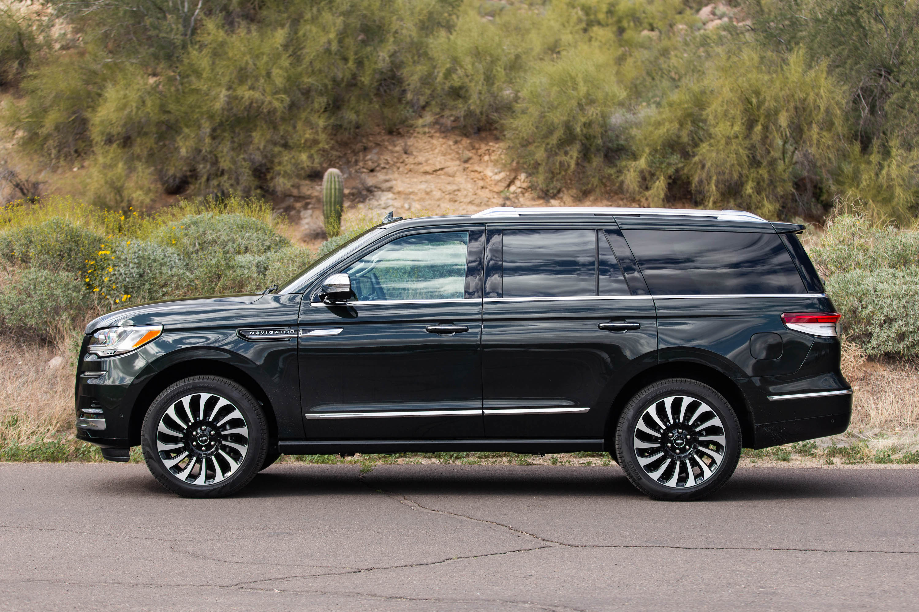 message-editor%2F1646315754412-2022lincolnnavigator_kl_35.jpg