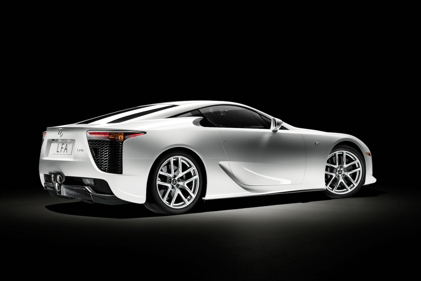 message-editor%2F1646419861023-003_lexus_lfa.jpg