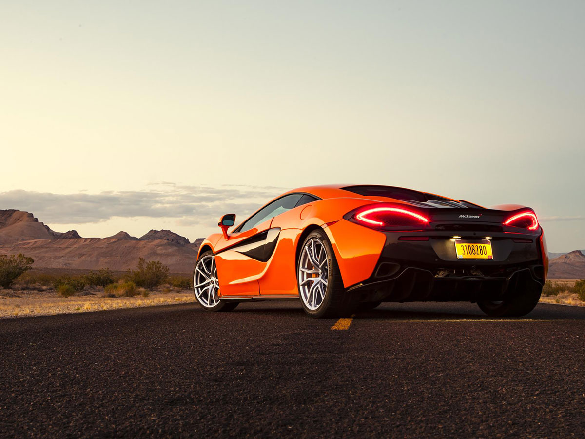 010716_eveningrush_mclaren570s_art.jpg