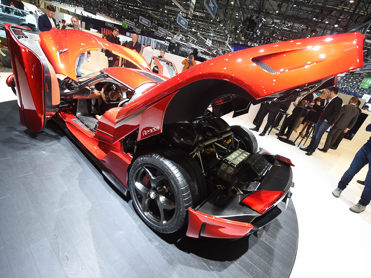030116-koenigsegg-regera-art-1.jpg