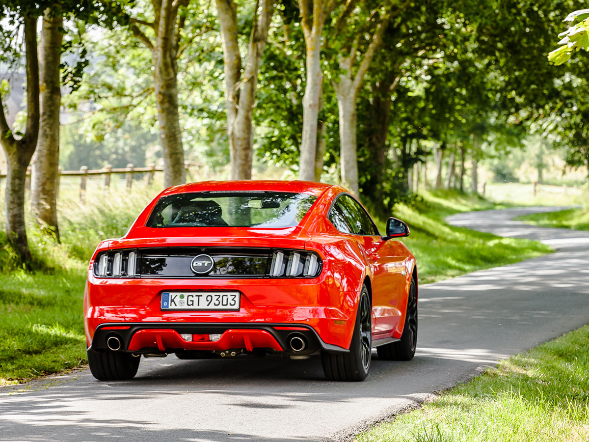 041116-mustang-sales-germany-art.jpg