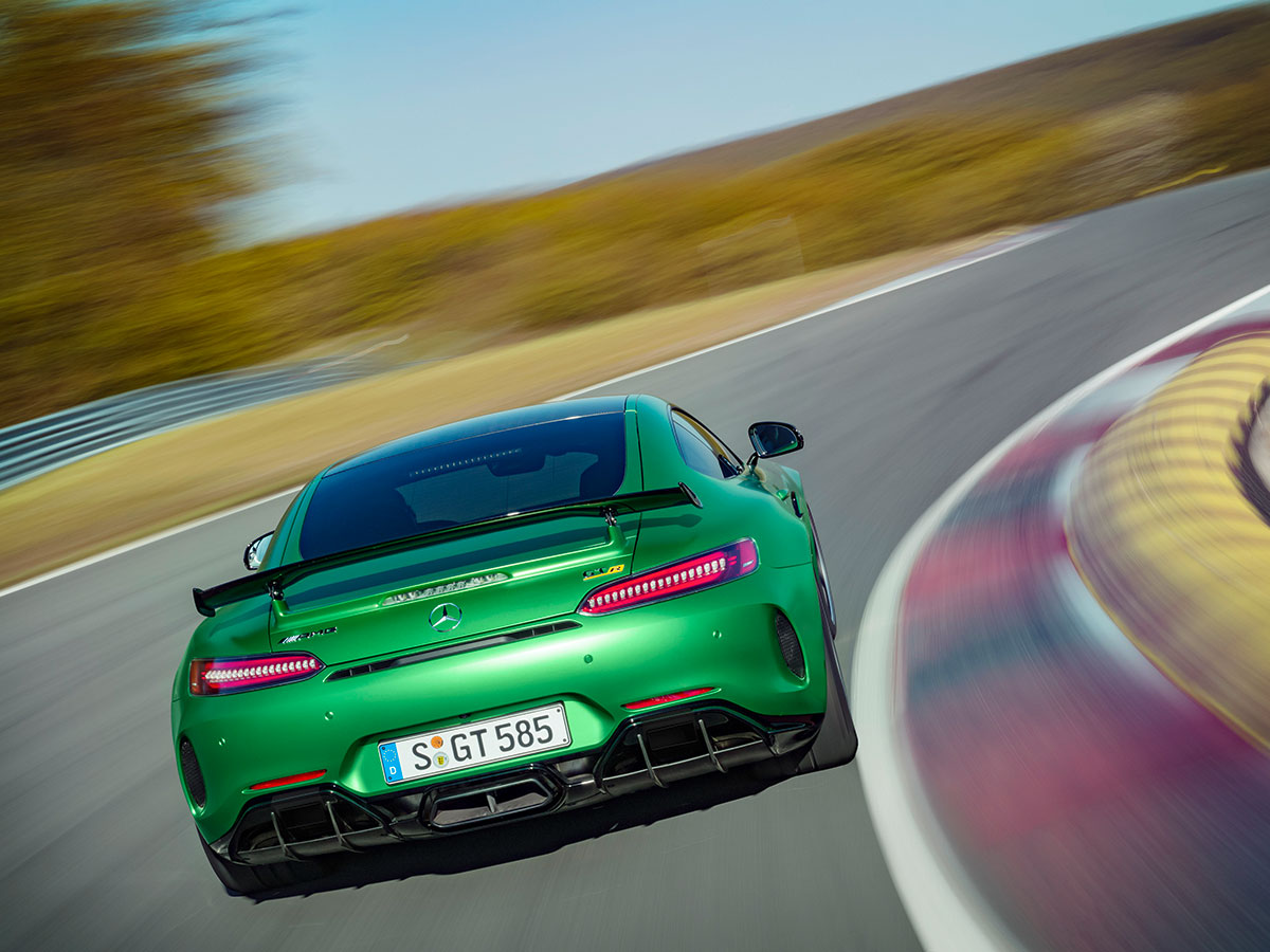 062416-mercedes-amg-gt-r-art-2.jpg