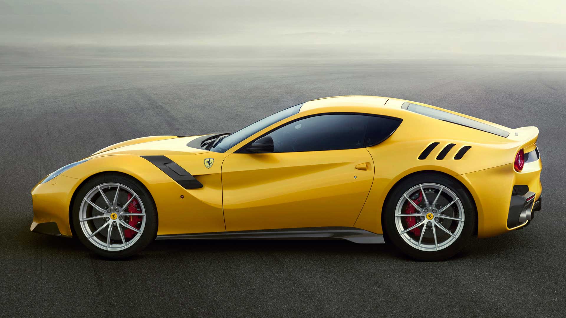 101315_ferrarif12tdf_ss_3.jpg