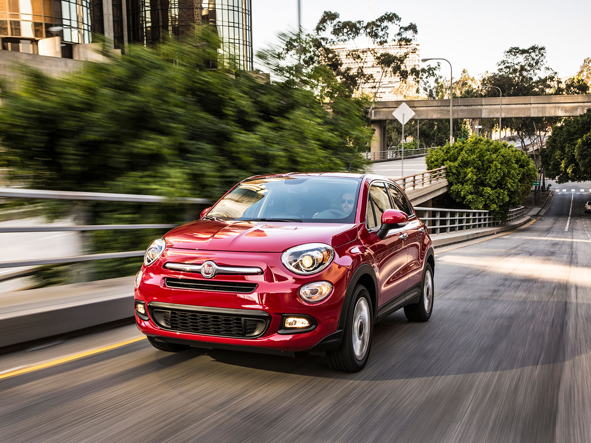121015_fiat500x_art.jpg