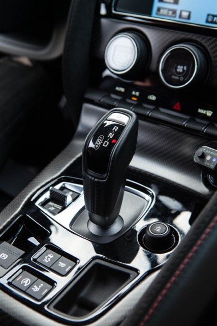 Love that stitching.