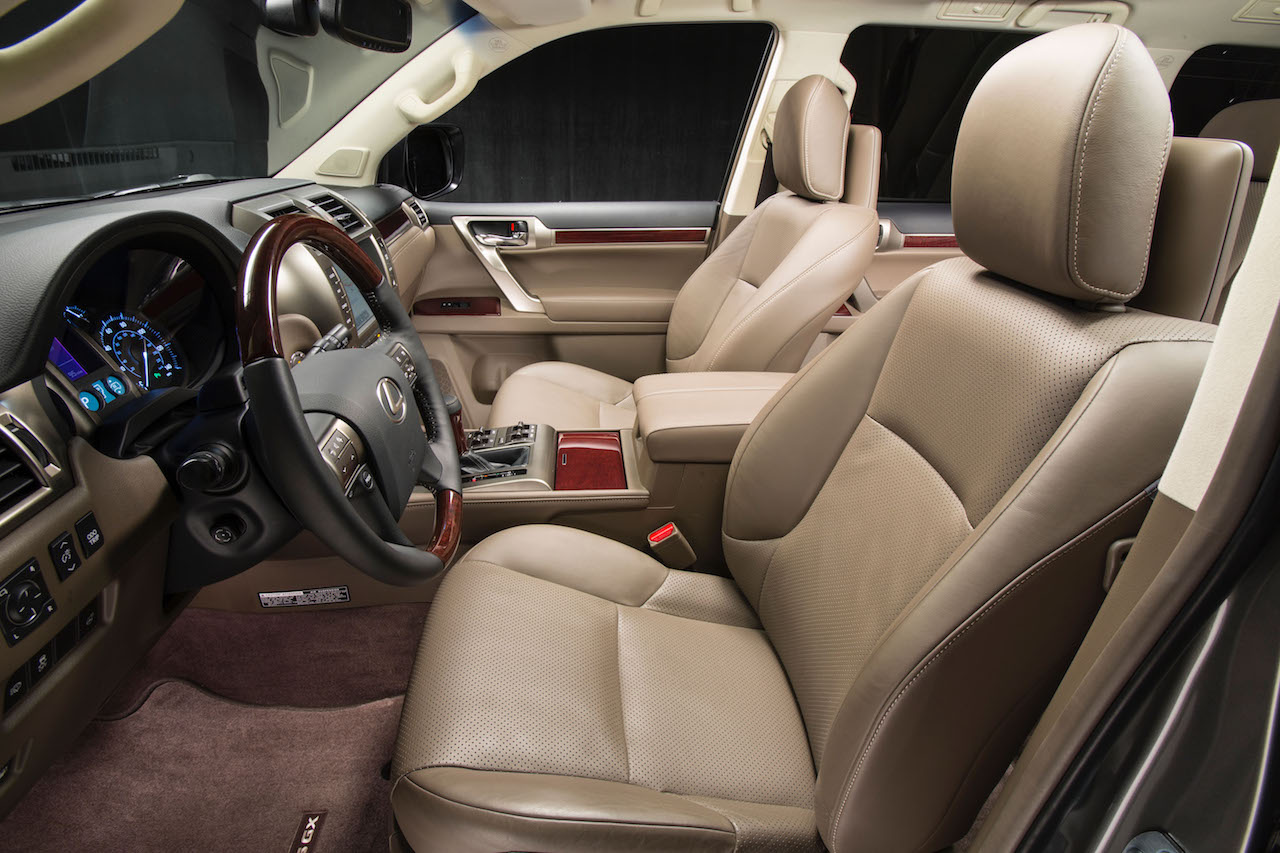 2017-lexus-gx460-interior-3.jpg