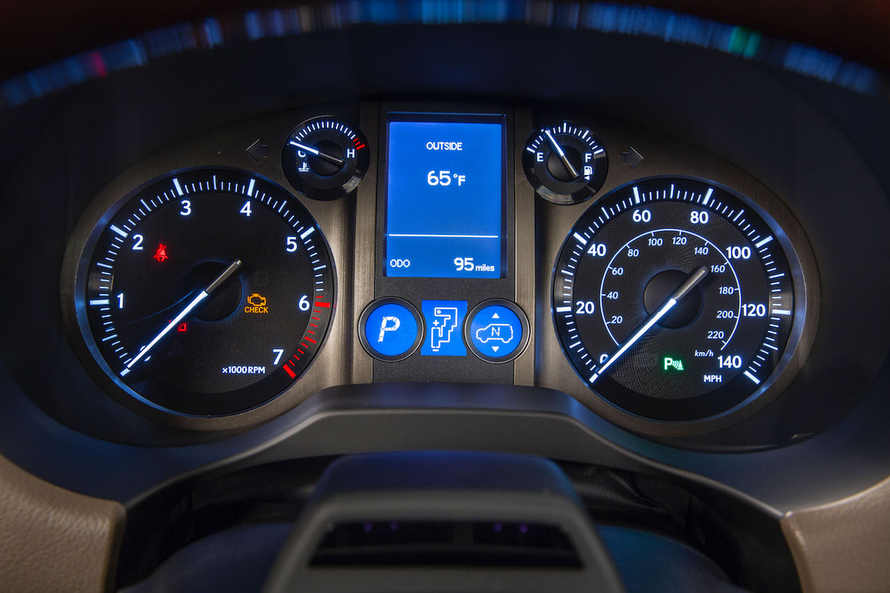 2017-lexus-gx460-interior-5.jpg