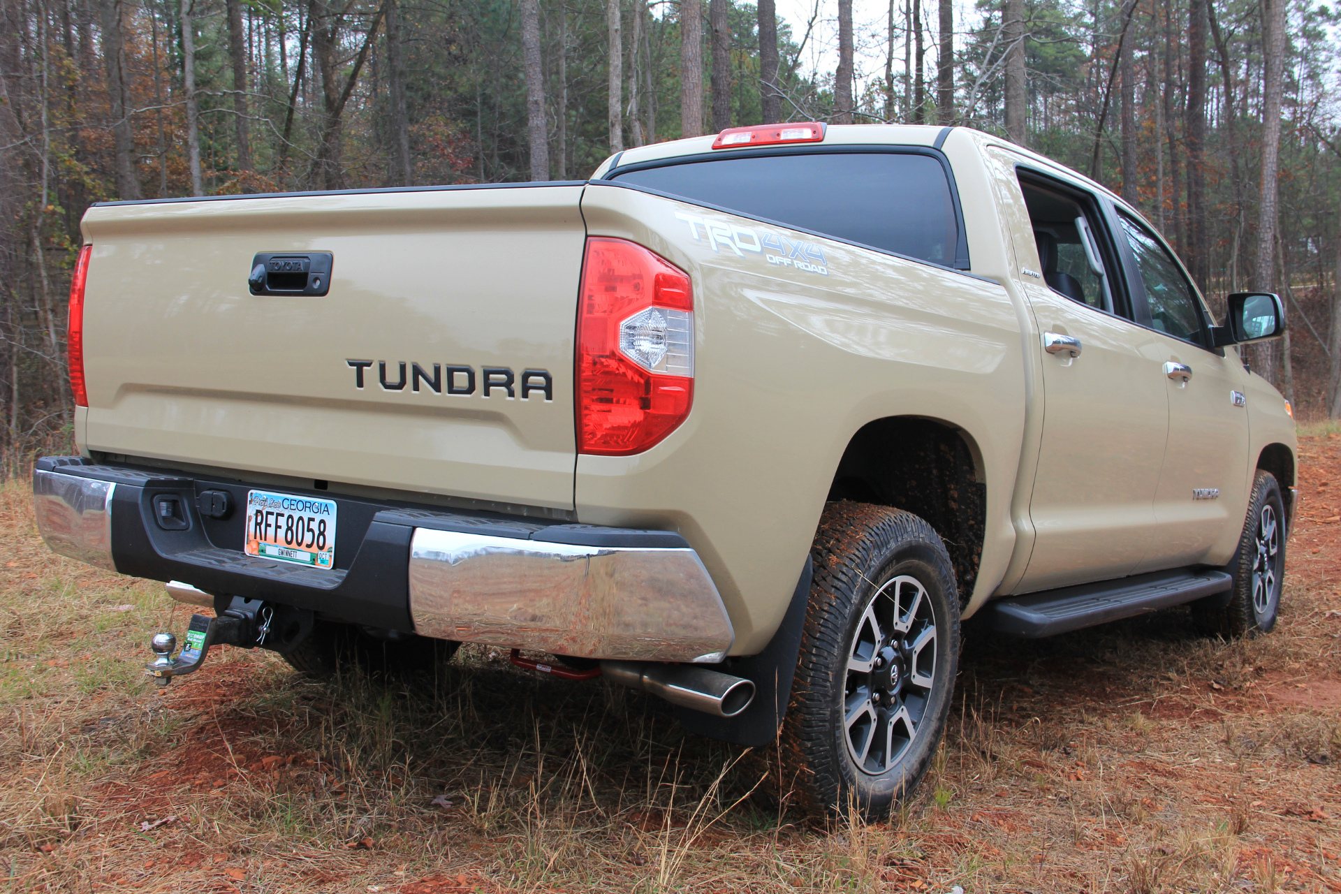 2017-toyota-tundra-trd-crewmax-4x4-rear.jpg