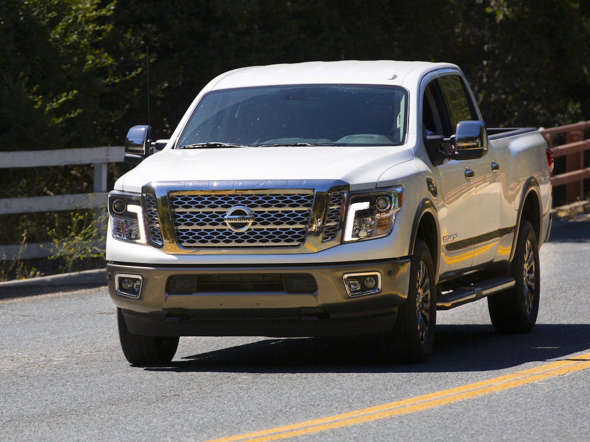 2017_nissan_titan_xd_02.jpg