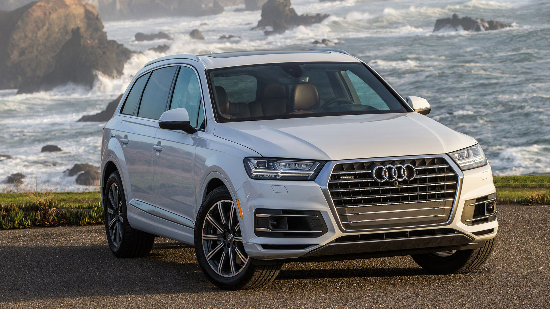 2017audiq7lu_gal_1.jpg