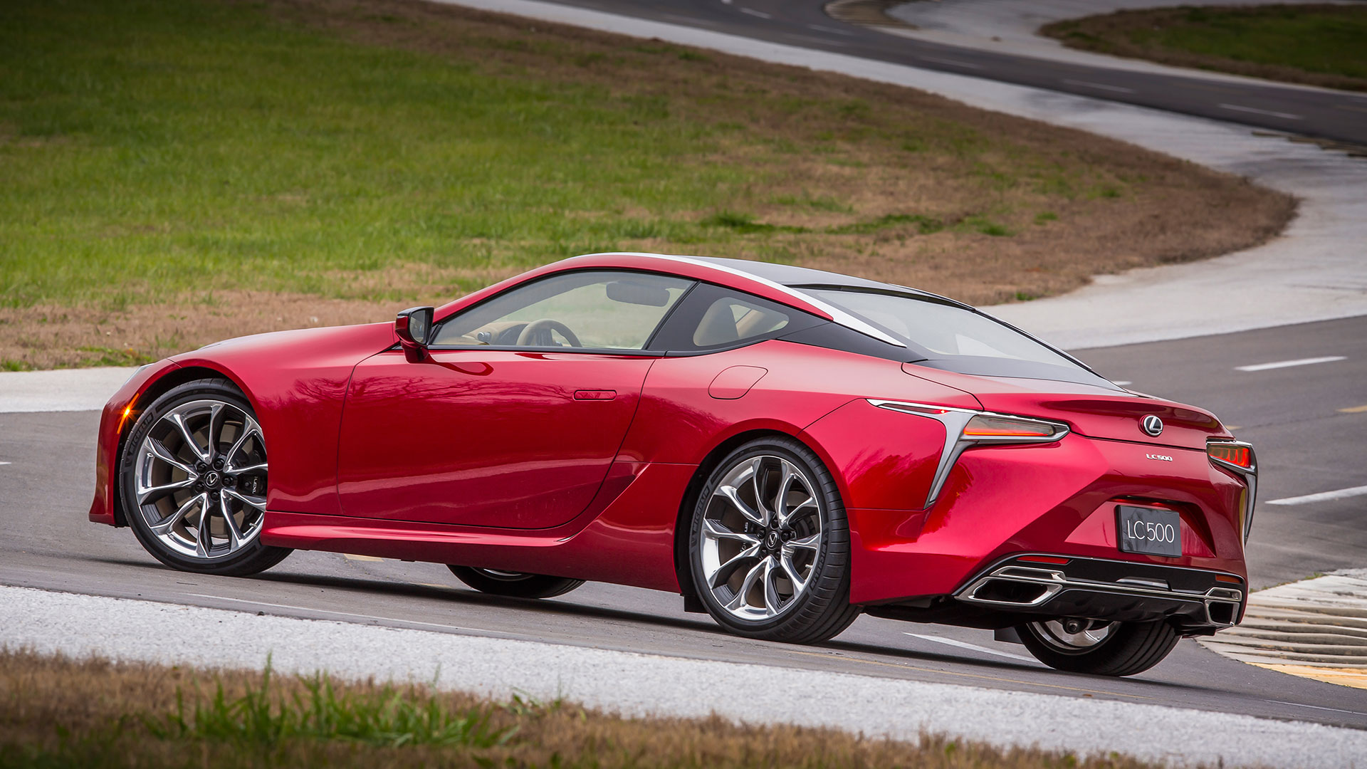 2017lexuslc500_ss_3.jpg
